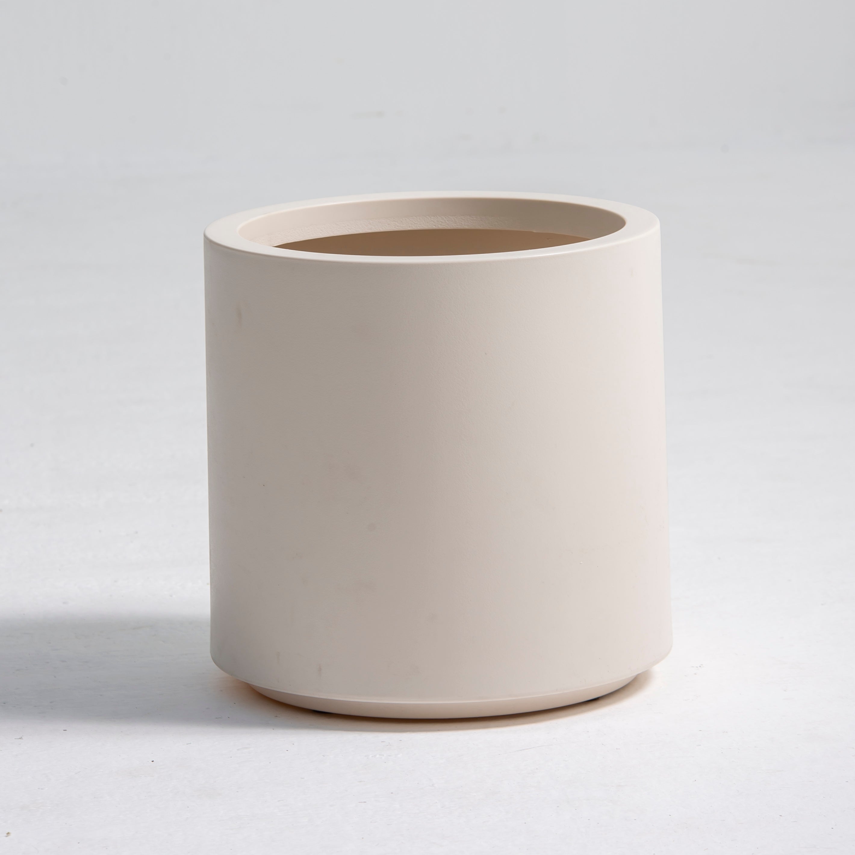 ORLIA WHITE CYLINDRICAL PLANTER - Art and craft furniture 