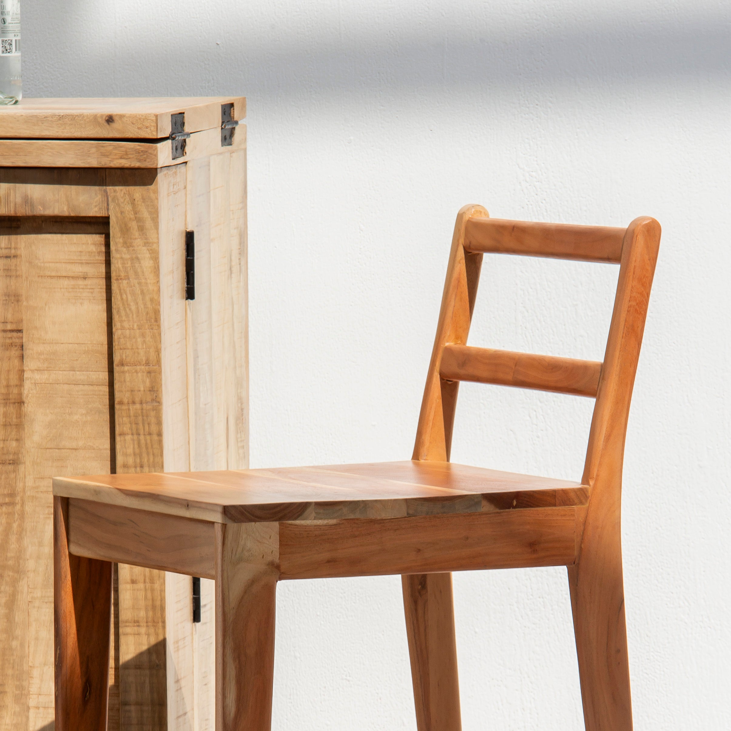 MINIMALIST ACACIA WOOD BAR STOOL