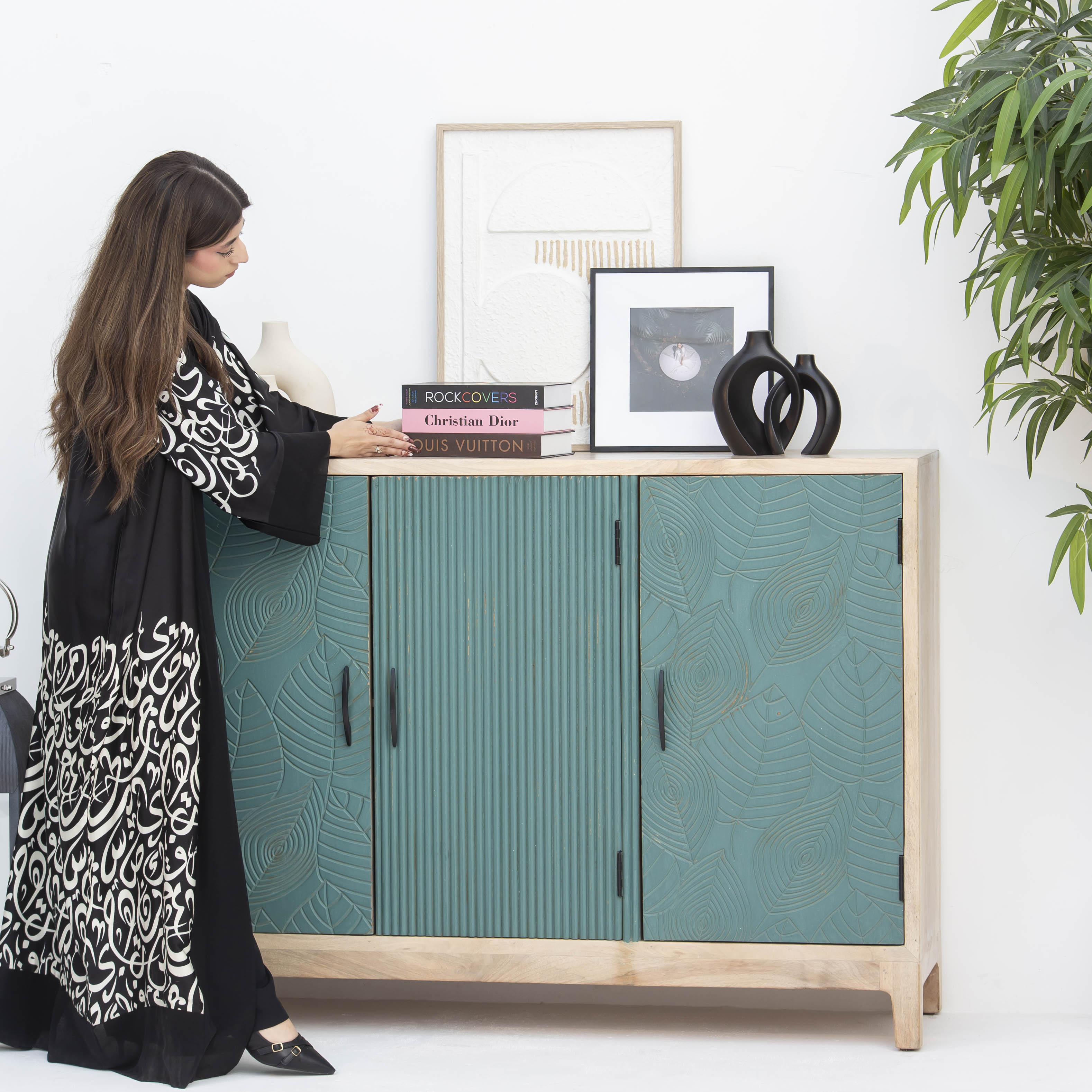 BLOSSORA THREE DOOR SIDEBOARD - Art and craft furniture 