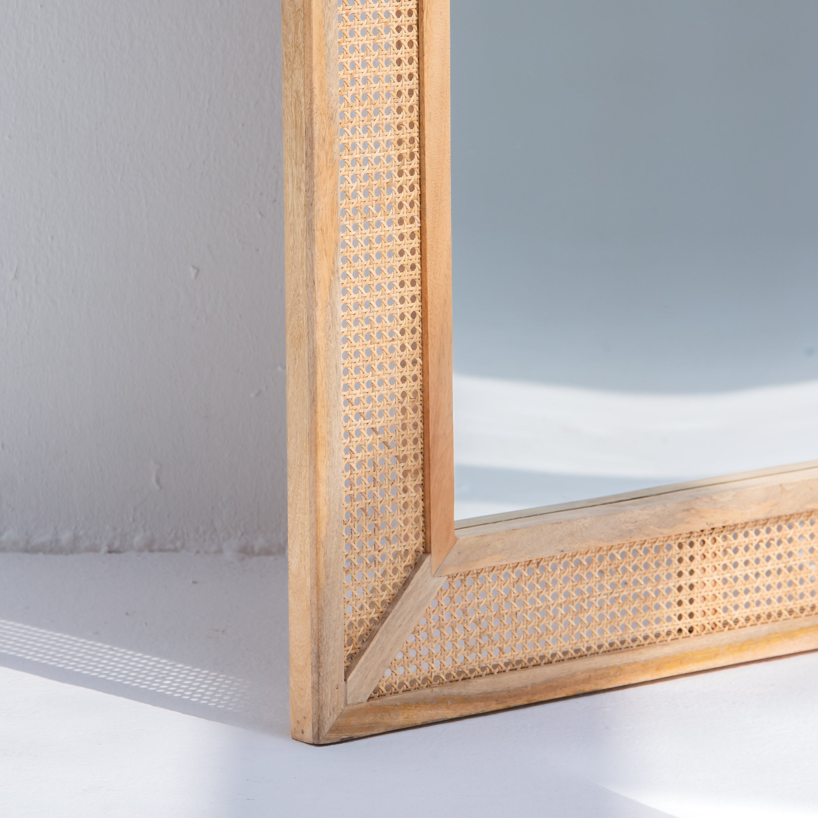 CANOVIA CANE ROUND TOP MIRROR FRAME