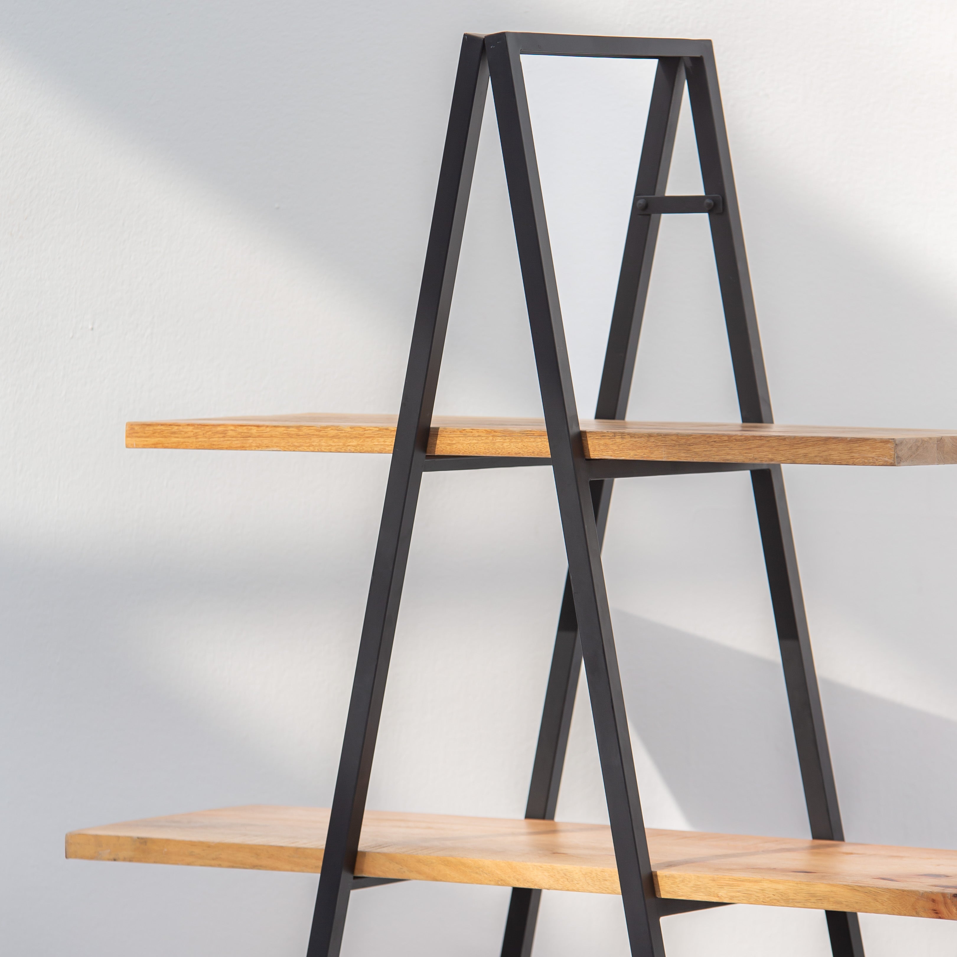 IRONIX WOODEN BOOKSHELF