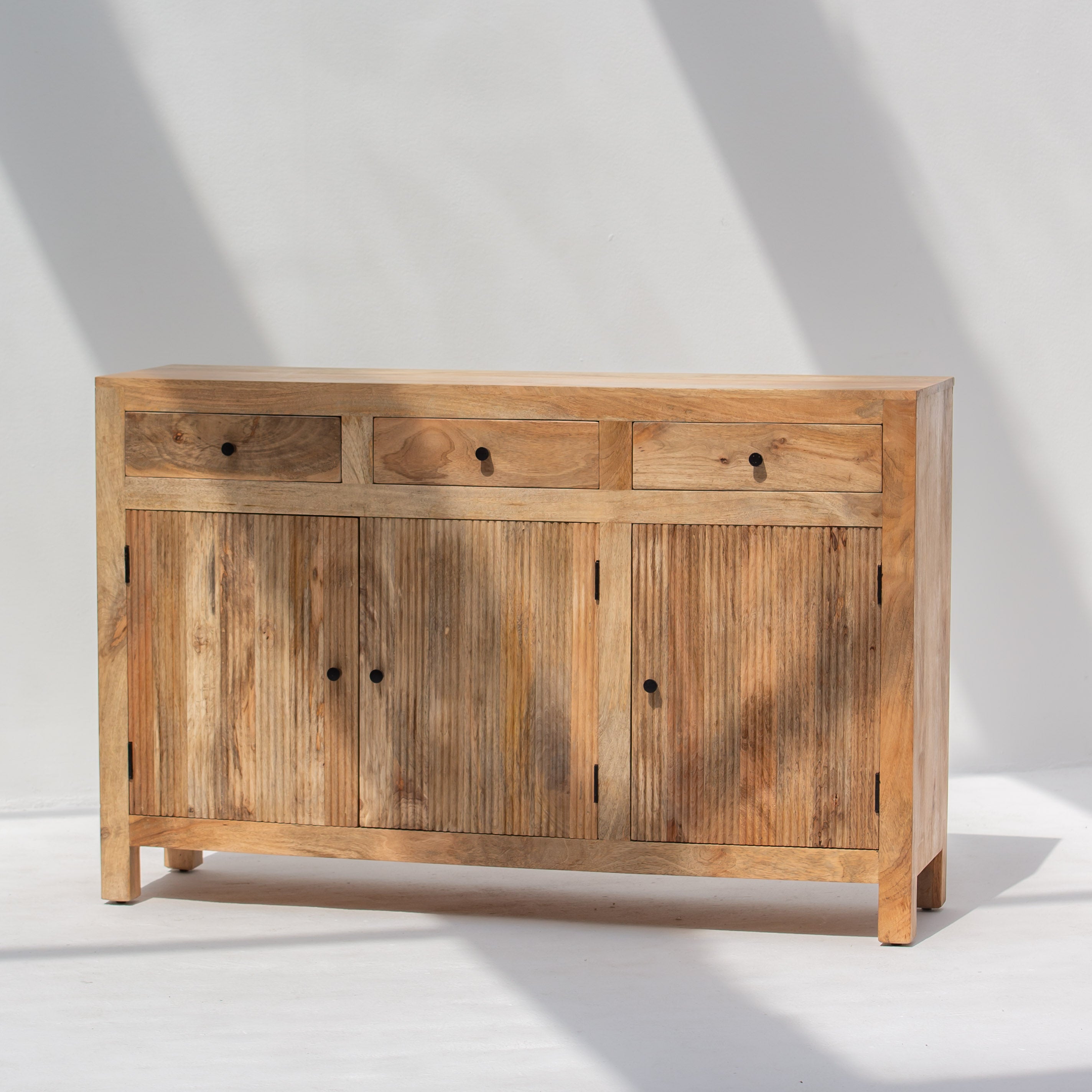 LUWIN LINNING  DOOR - DRAWER SIDEBOARD