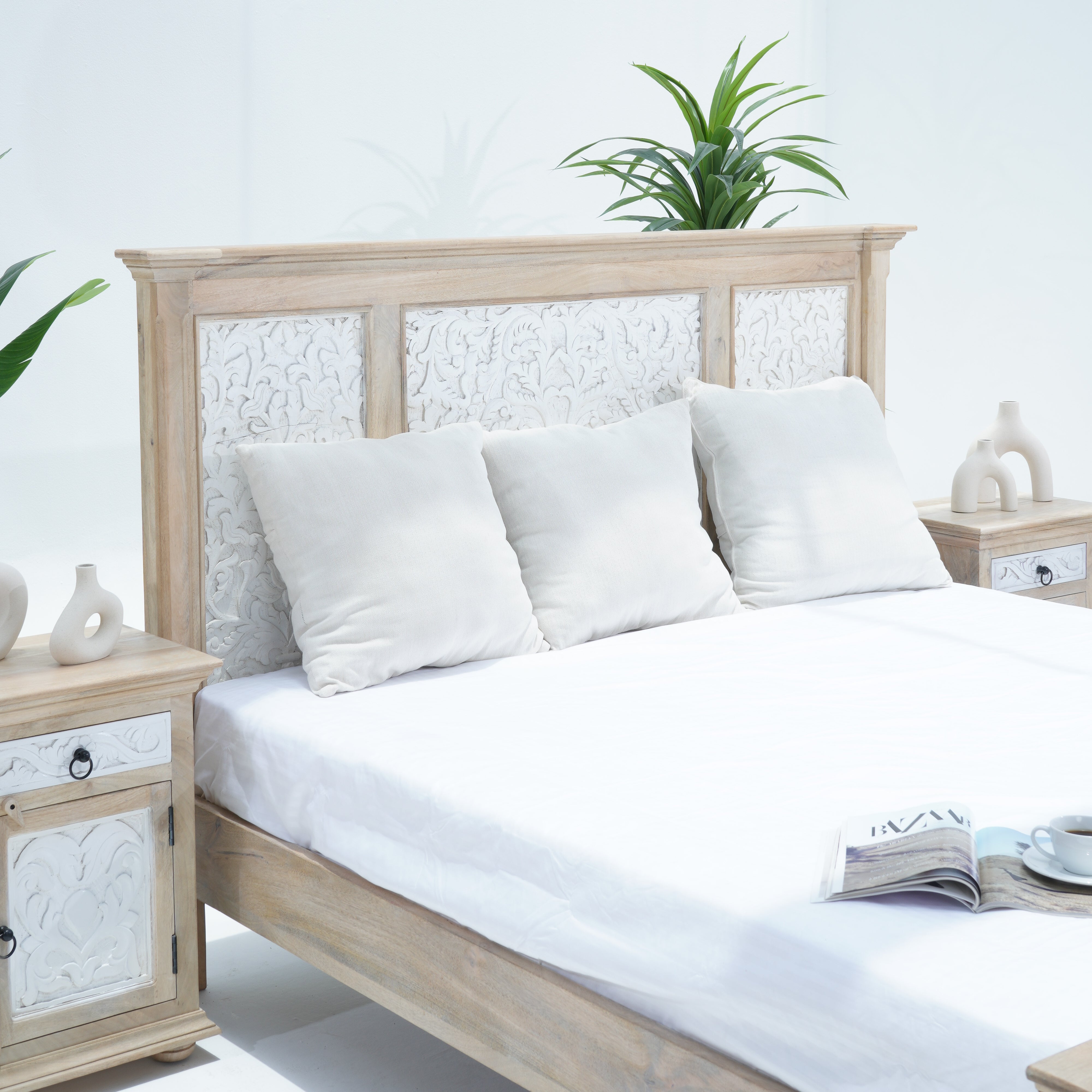 WDN CARVED THREE BLOCK BED
