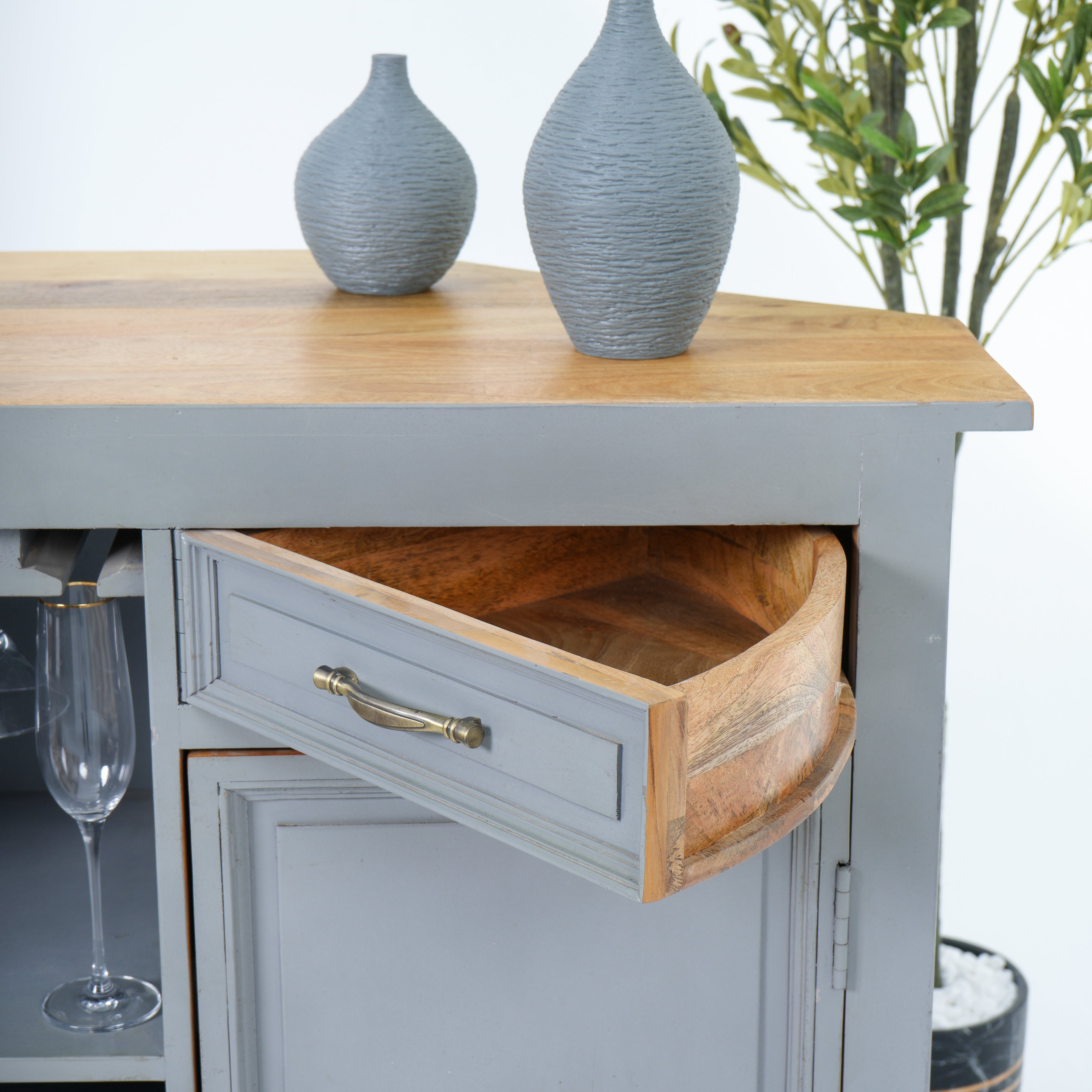 The Retro Reserve Bar Counter