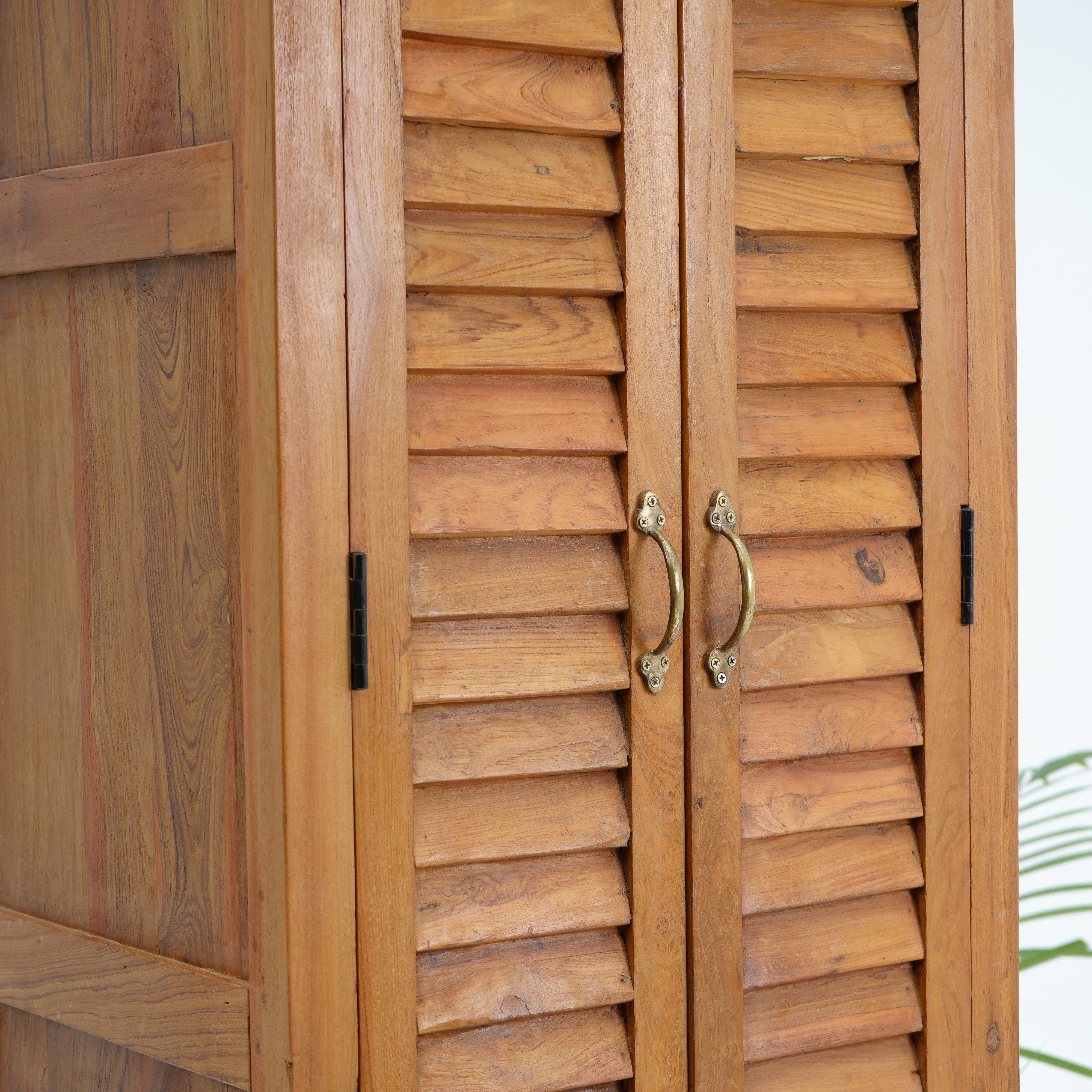 Noble Three Drawer Single Cabinet