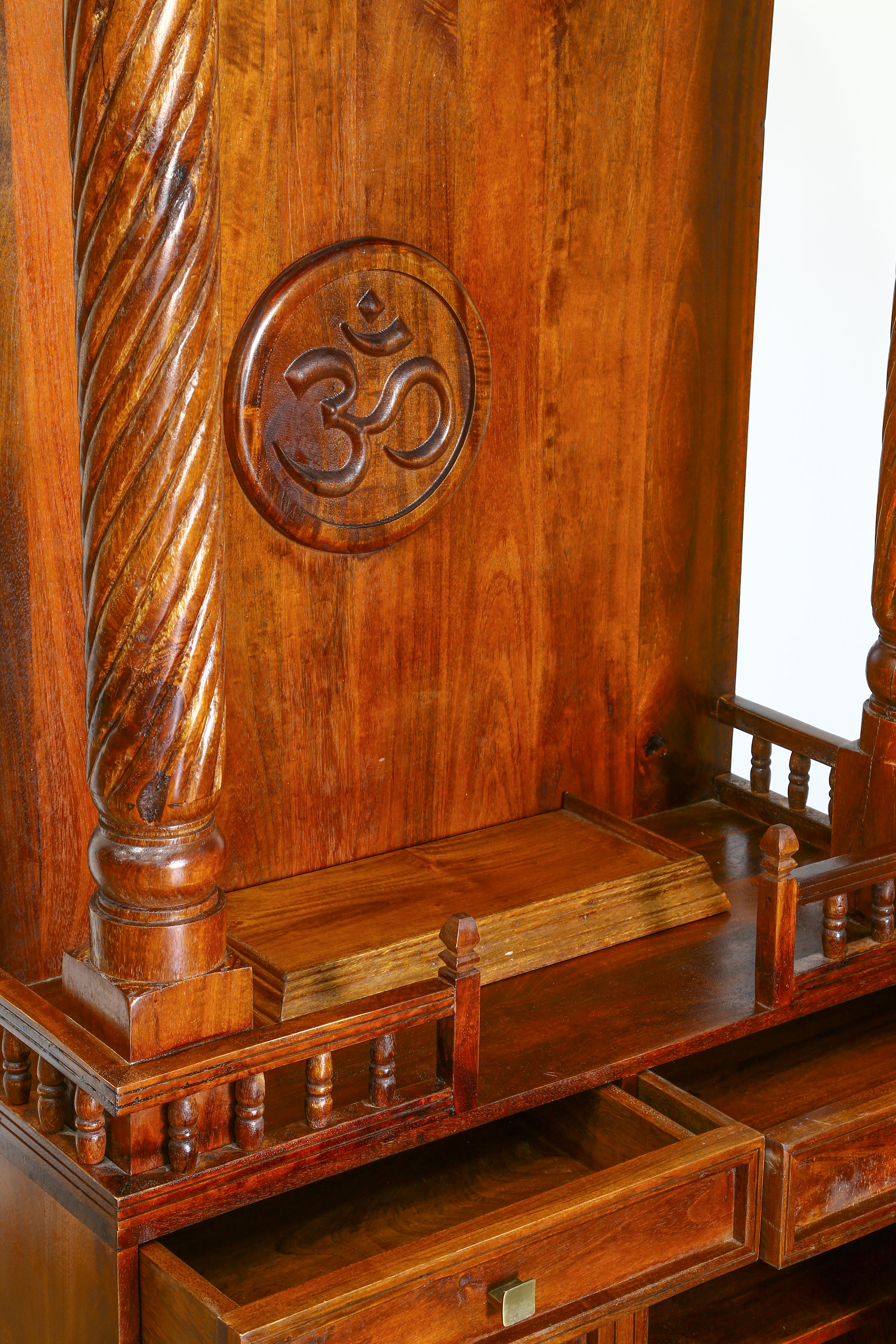 WDN TWO DOOR & TWO DRAWER TEMPLE