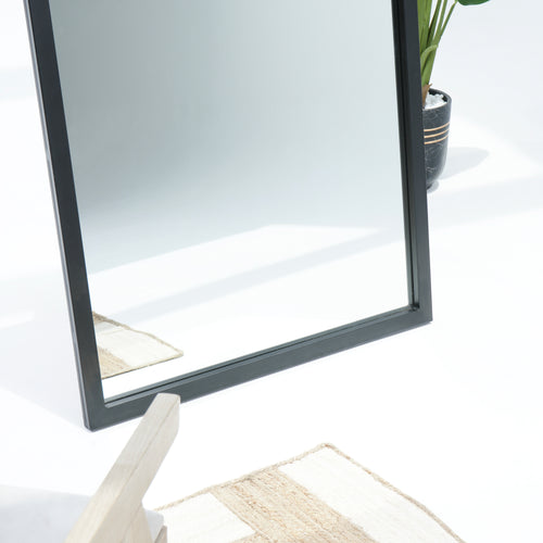 CLASSIC BLACK METAL MIRROR FRAME