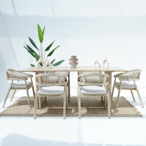 AUREVA PLAIN FINISH DINNING TABLE WOODEN LEG