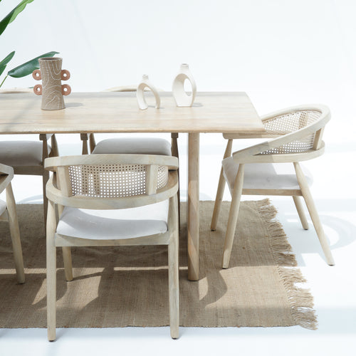 AUREVA PLAIN FINISH DINNING TABLE WOODEN LEG