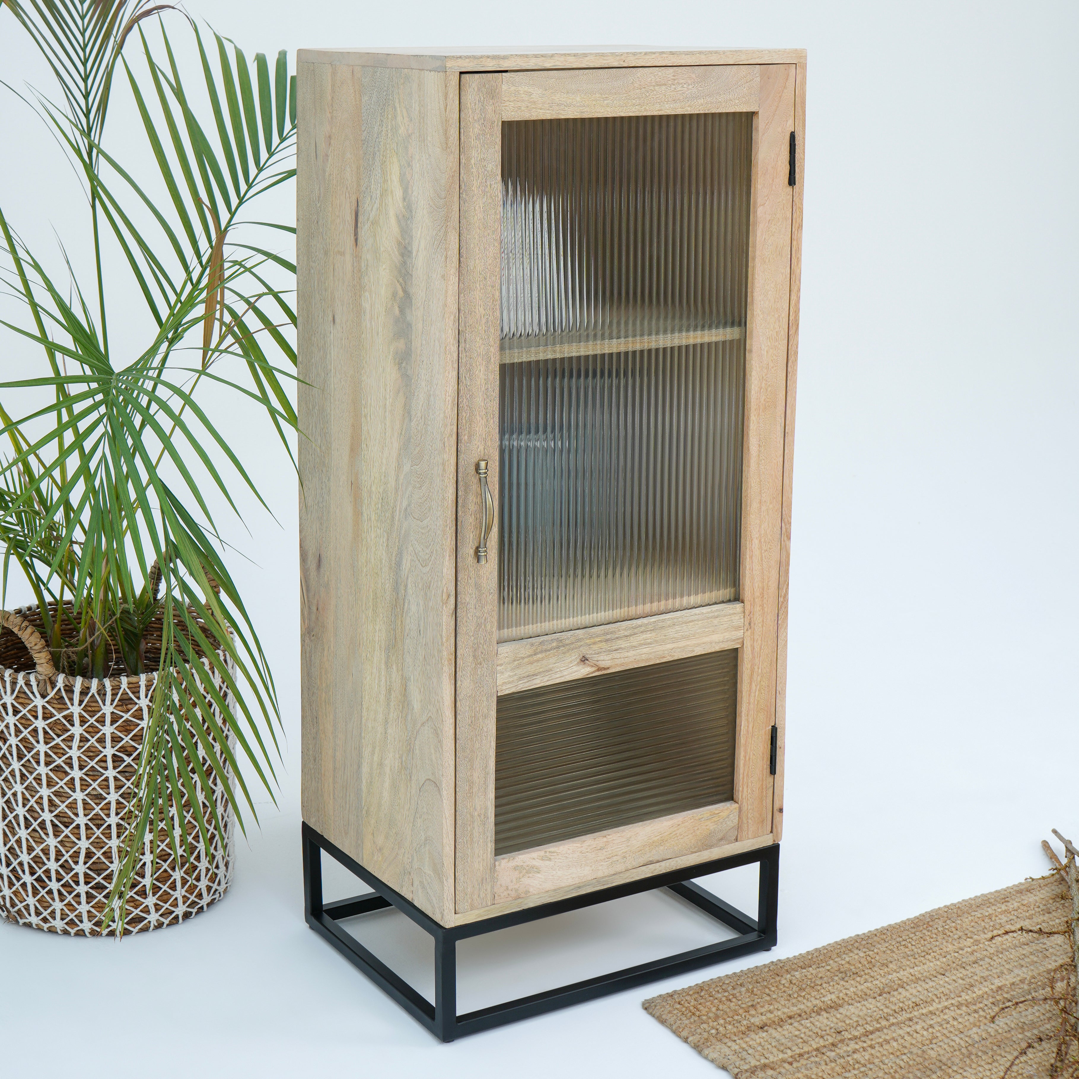 Classic One Glass Door Cabinet
