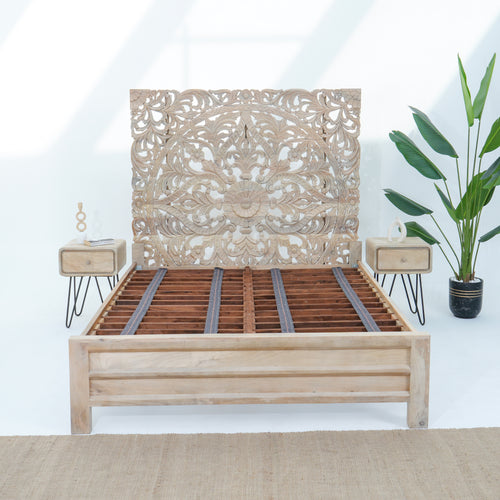 DABORA PANEL QUEEN SIZE BED