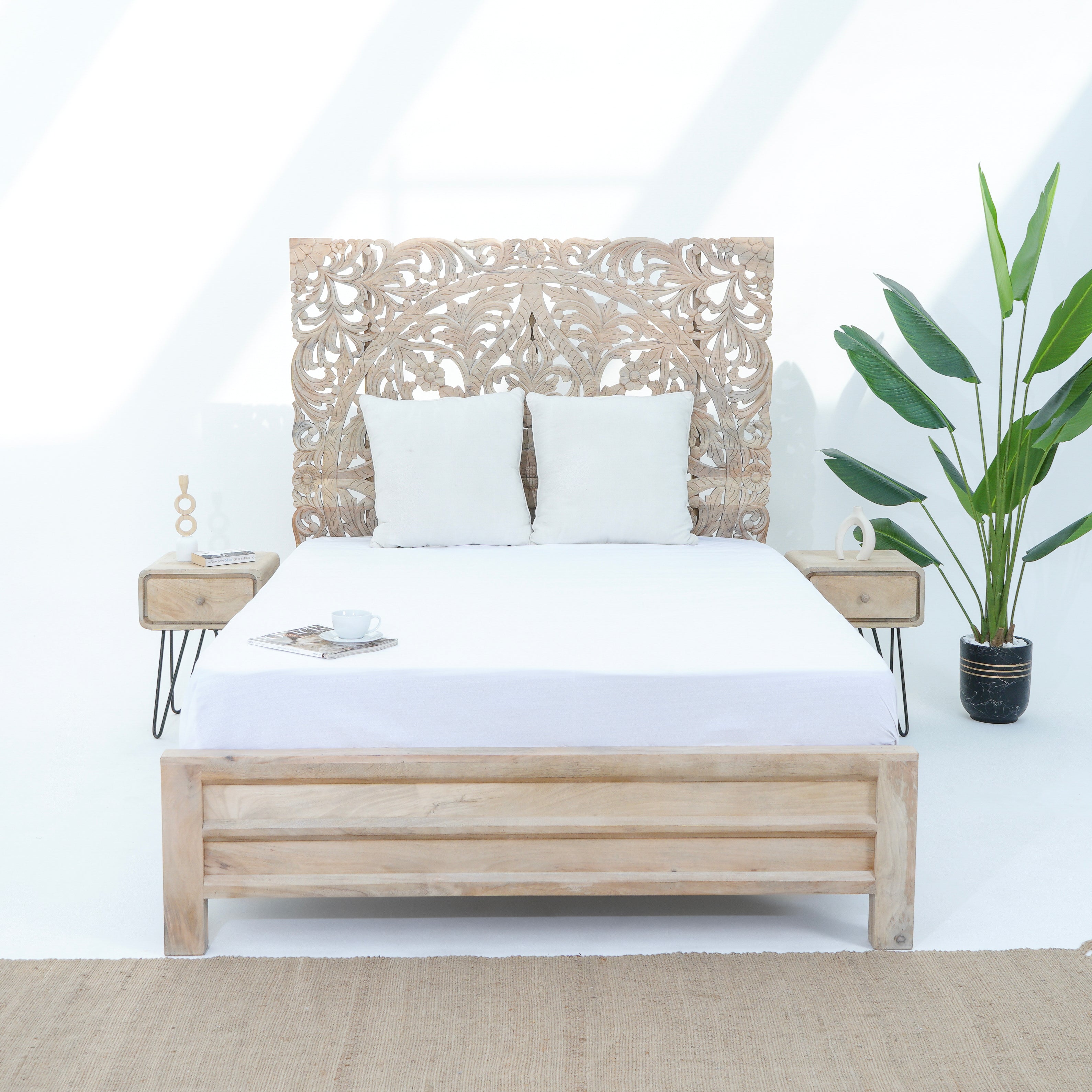 WDN CARVED PANEL BED