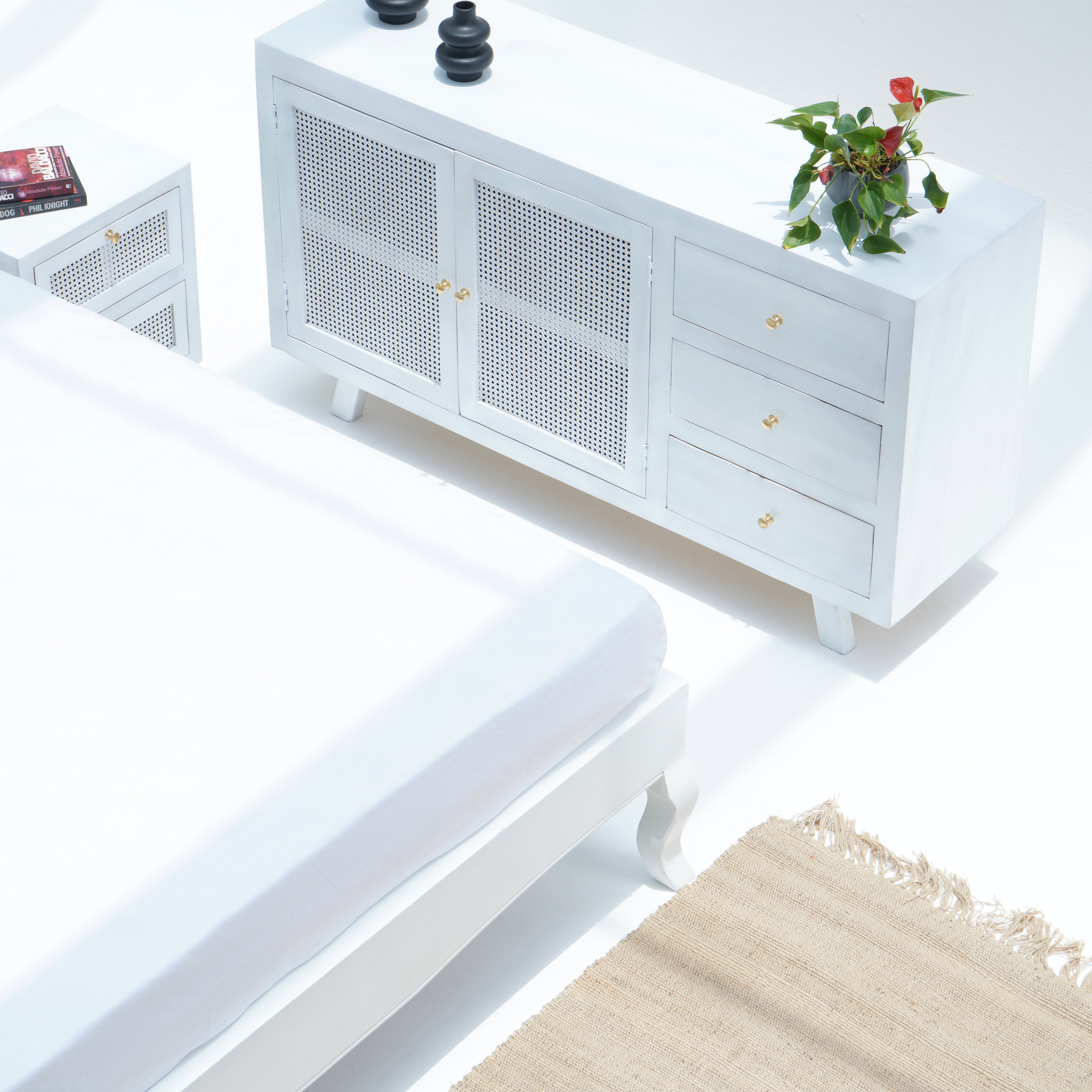 WDN RATTAN WHITE COLOR BED