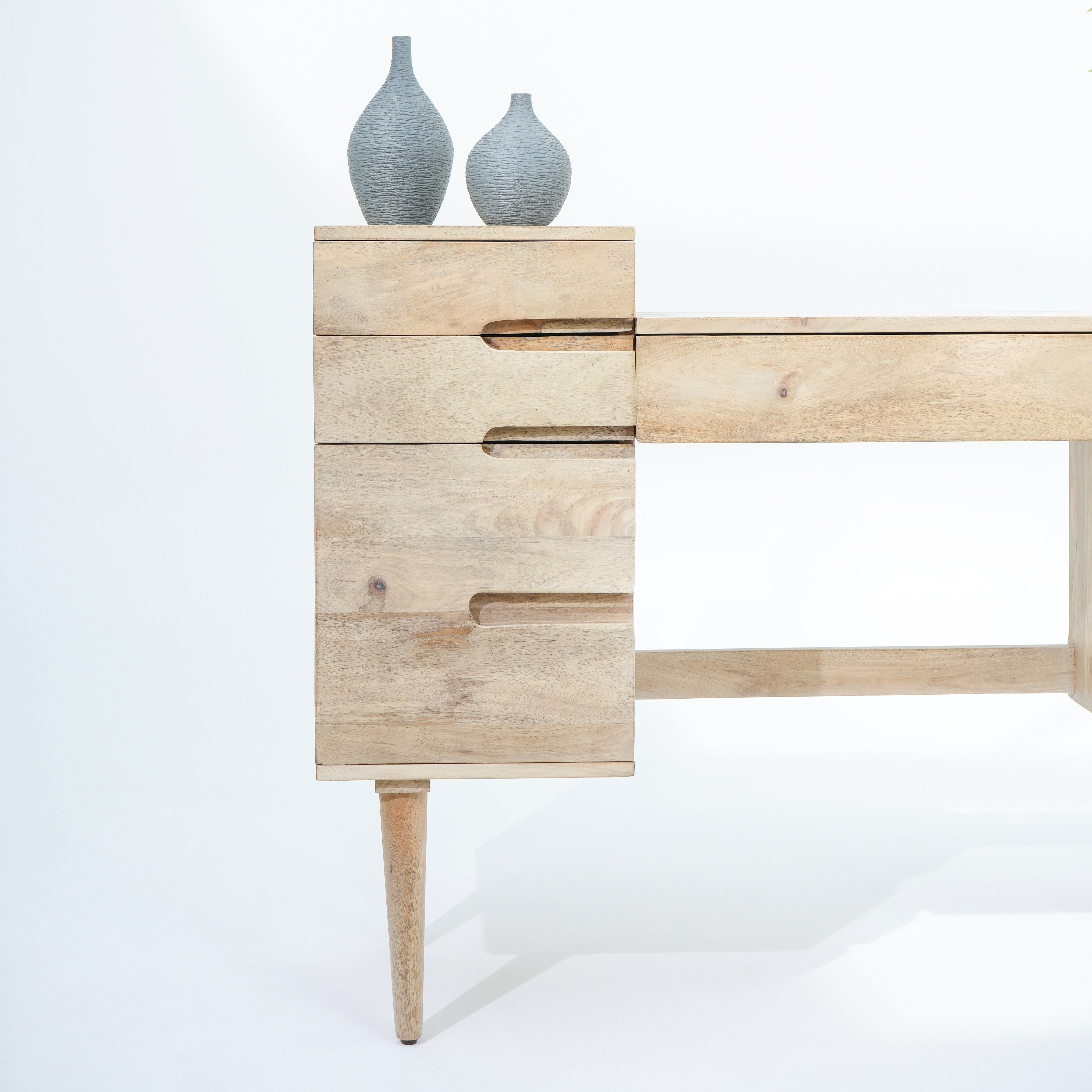 Nexus Study Desk