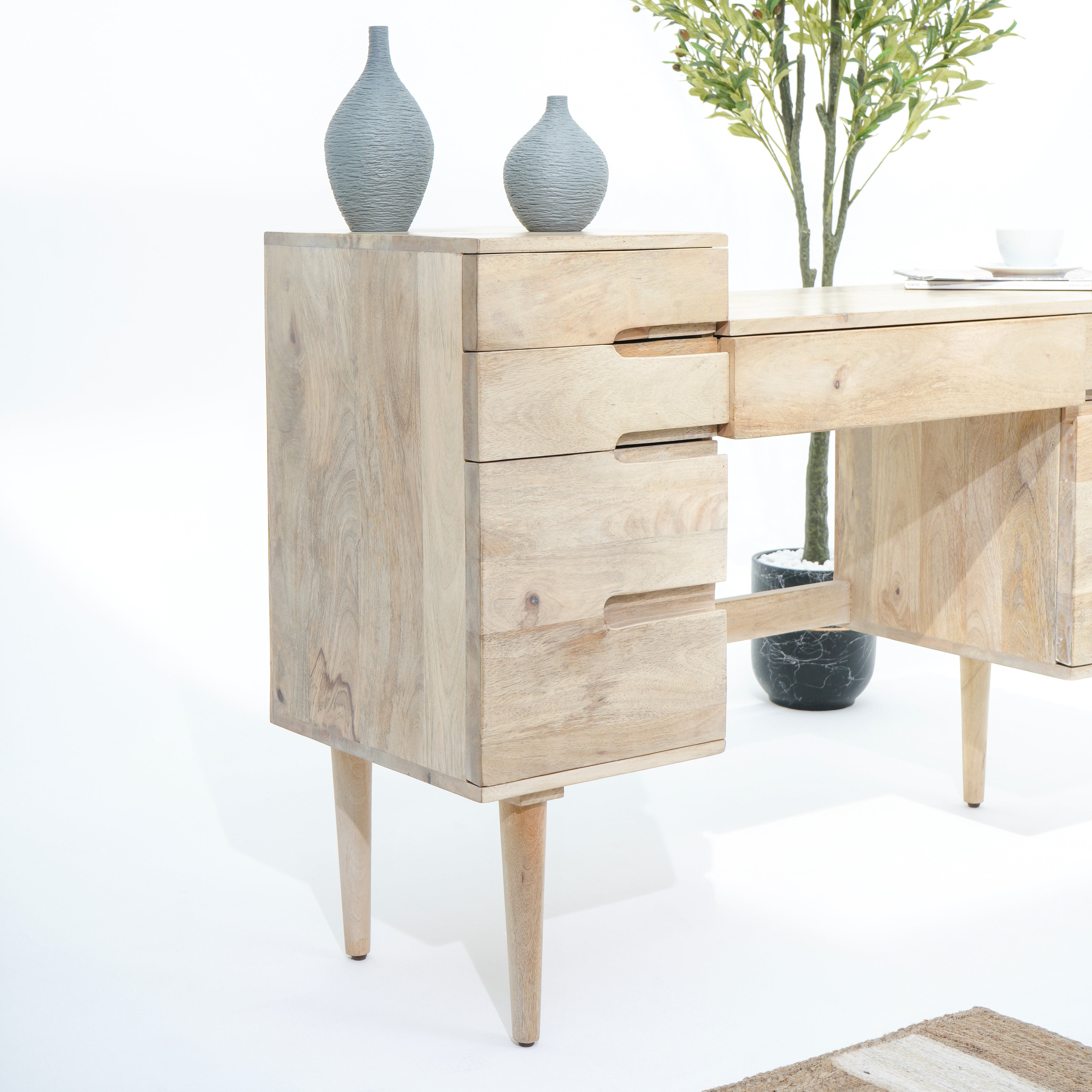 Nexus Study Desk