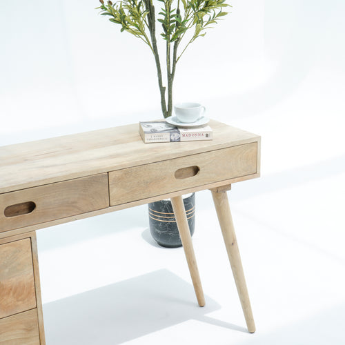 ILLUMINATE SPACE STUDY DESK