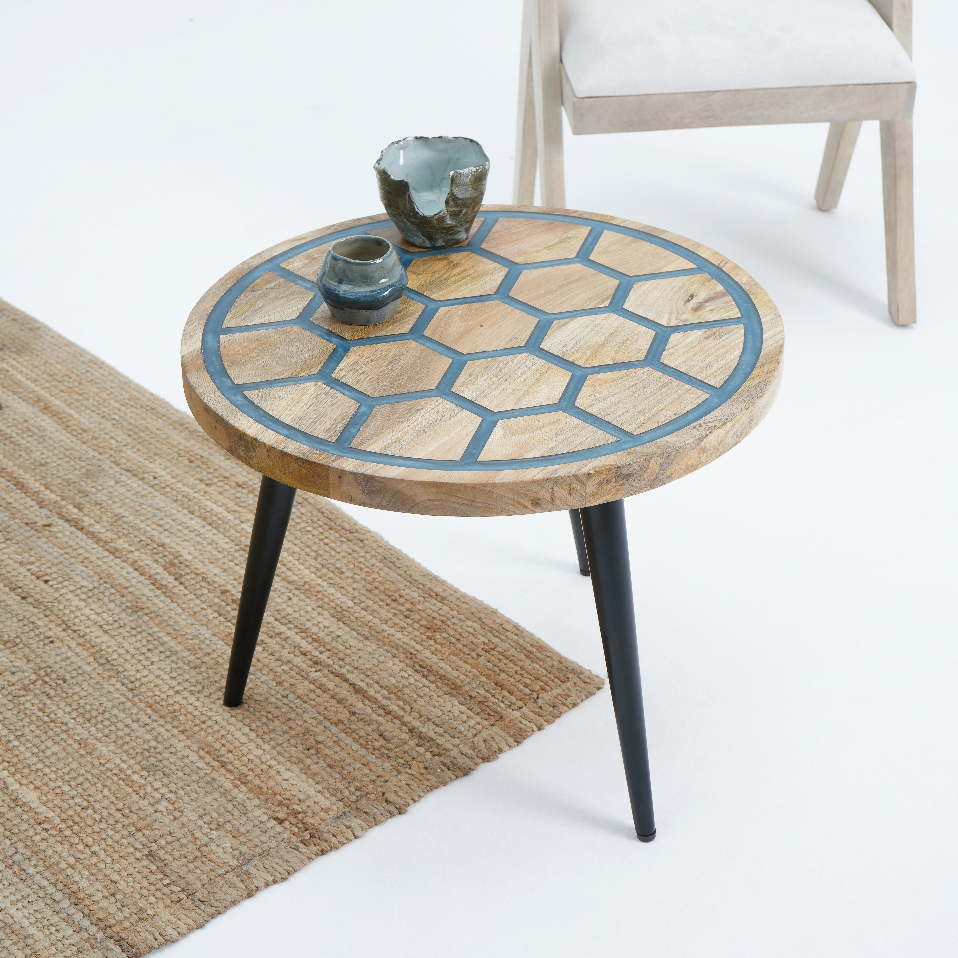 THE GRACEFUL ROUND MAHOGANY COFFEE TABLE