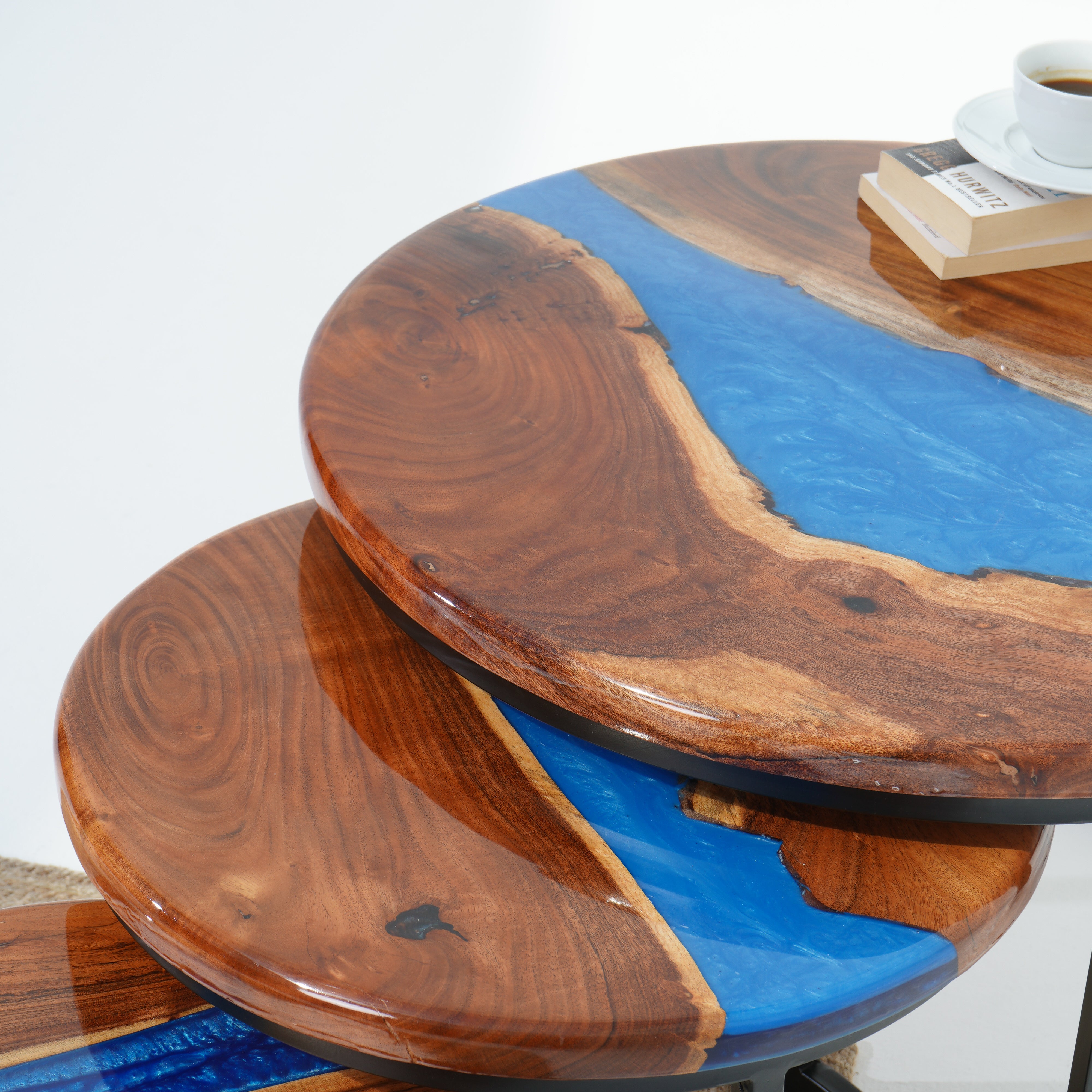 THE STYLISH TRIO NESTING TABLES