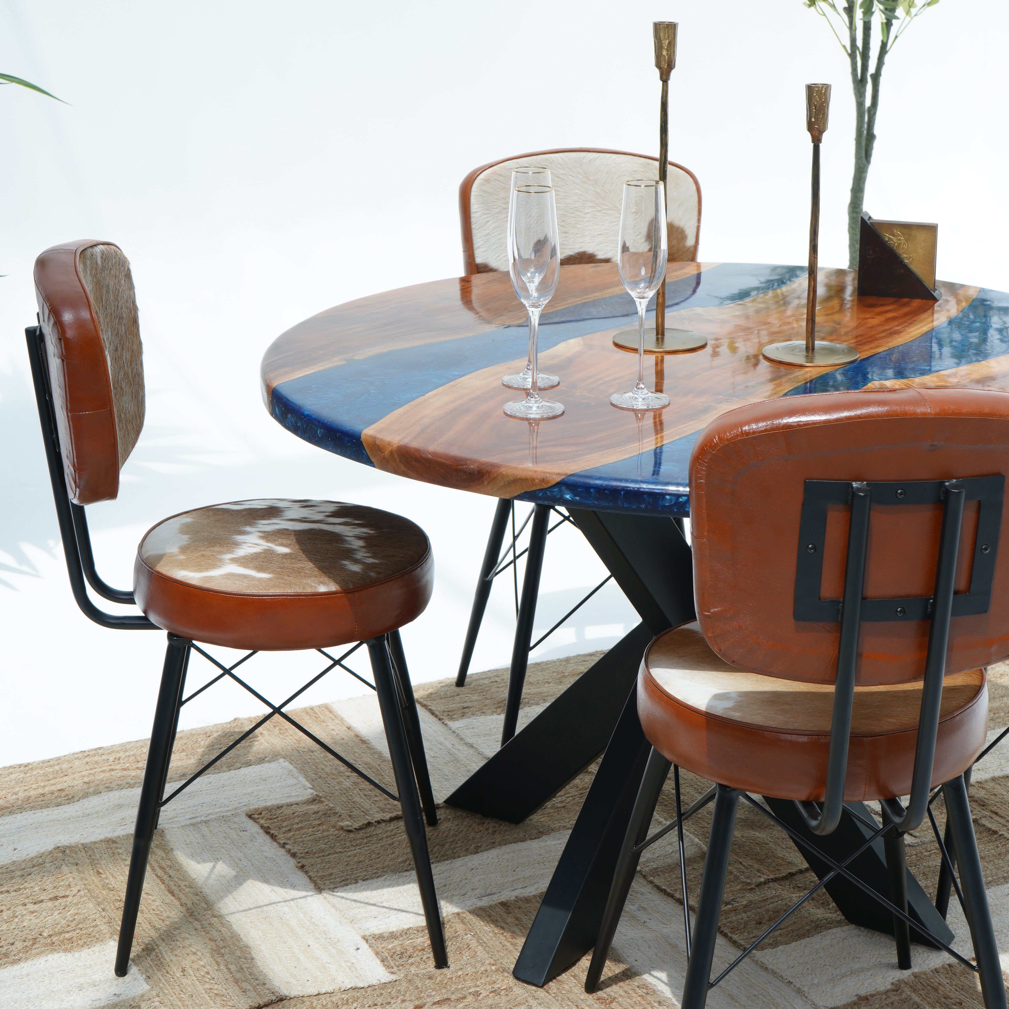 Lisbon Luxe Epoxy Round Dining Table