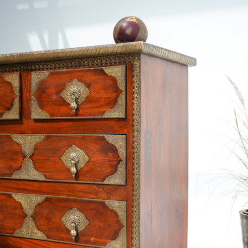 RICHMOND WOODEN BRASS FITTED EIGHT DRAWER DRESSER