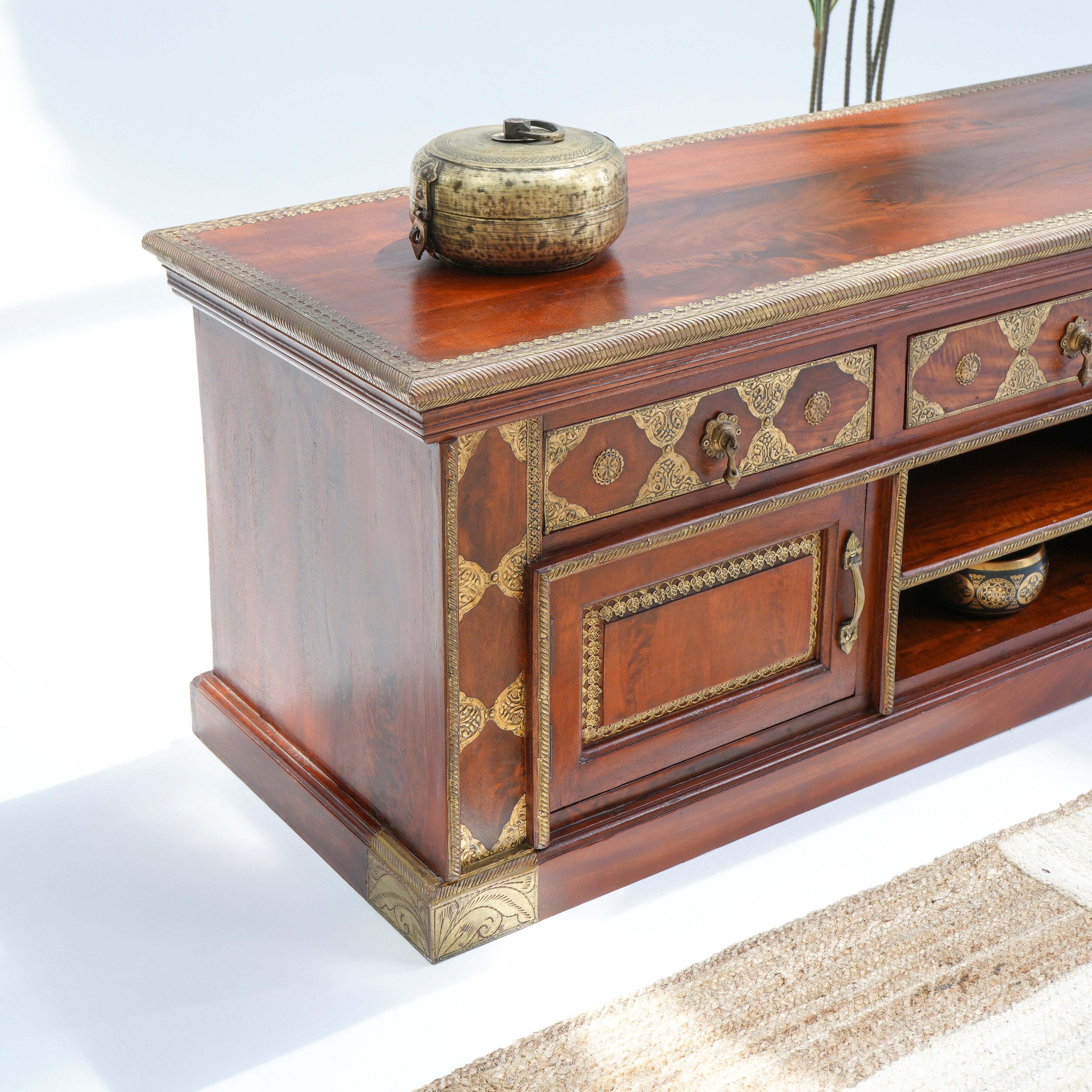 Richmond Tv stand