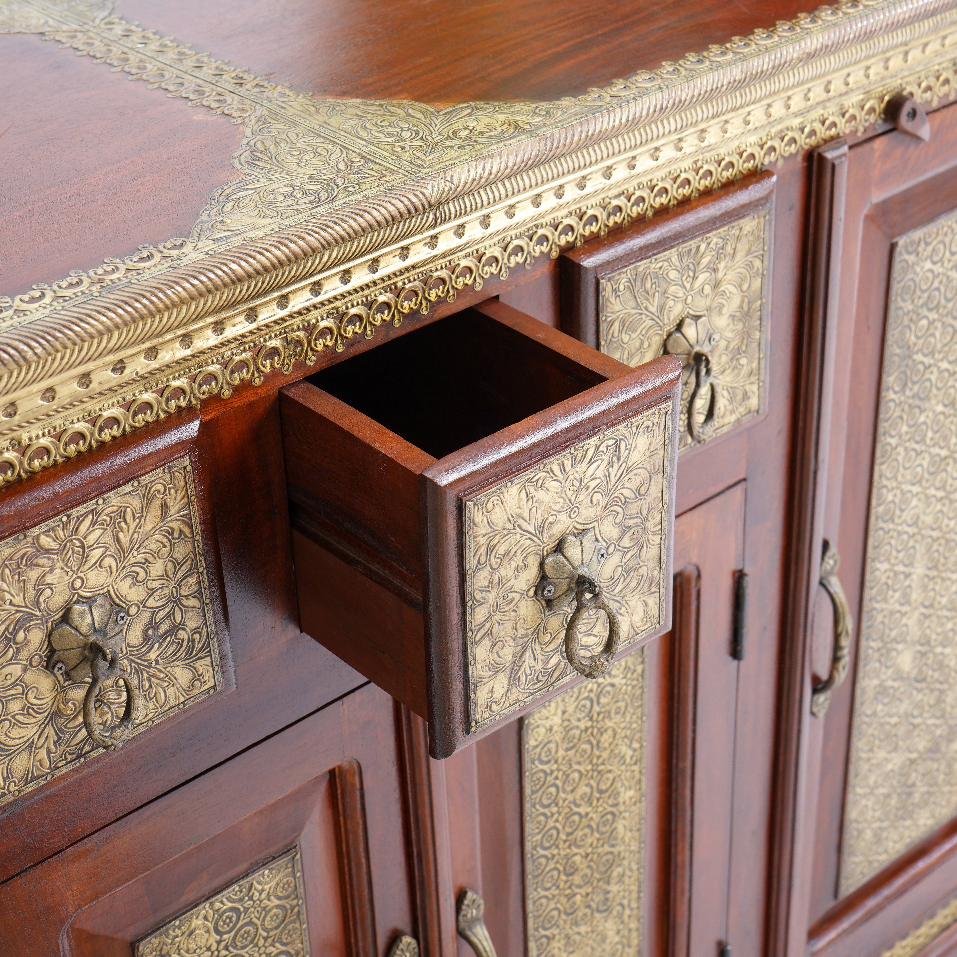 RICHMOND BRASS FTD SIDEBOARD
