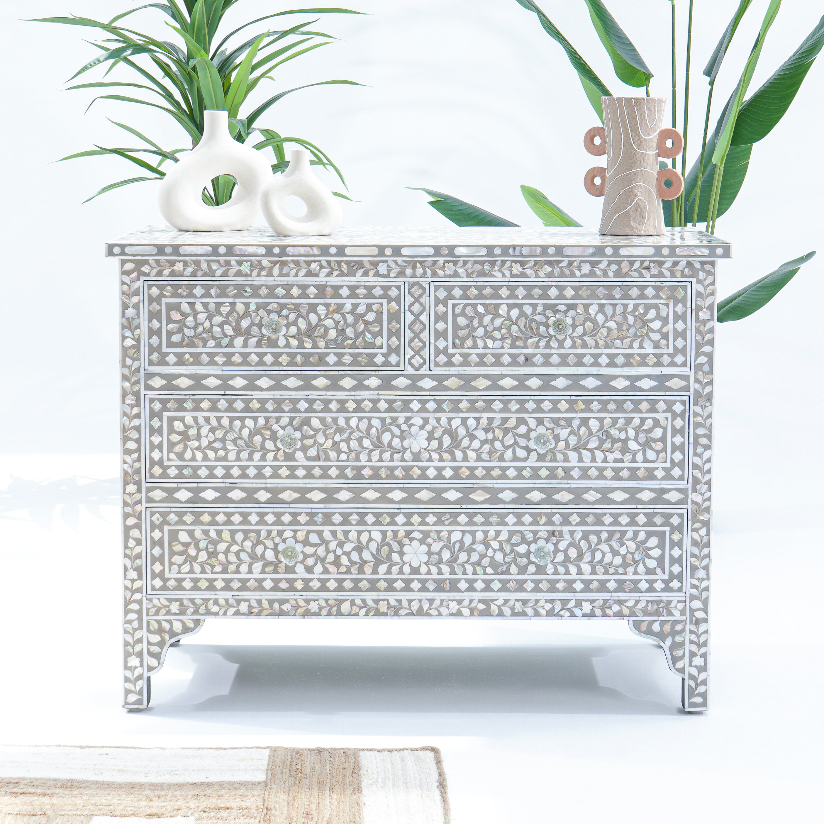 FOUR DRAWER GREY MOP DRAW CHEST