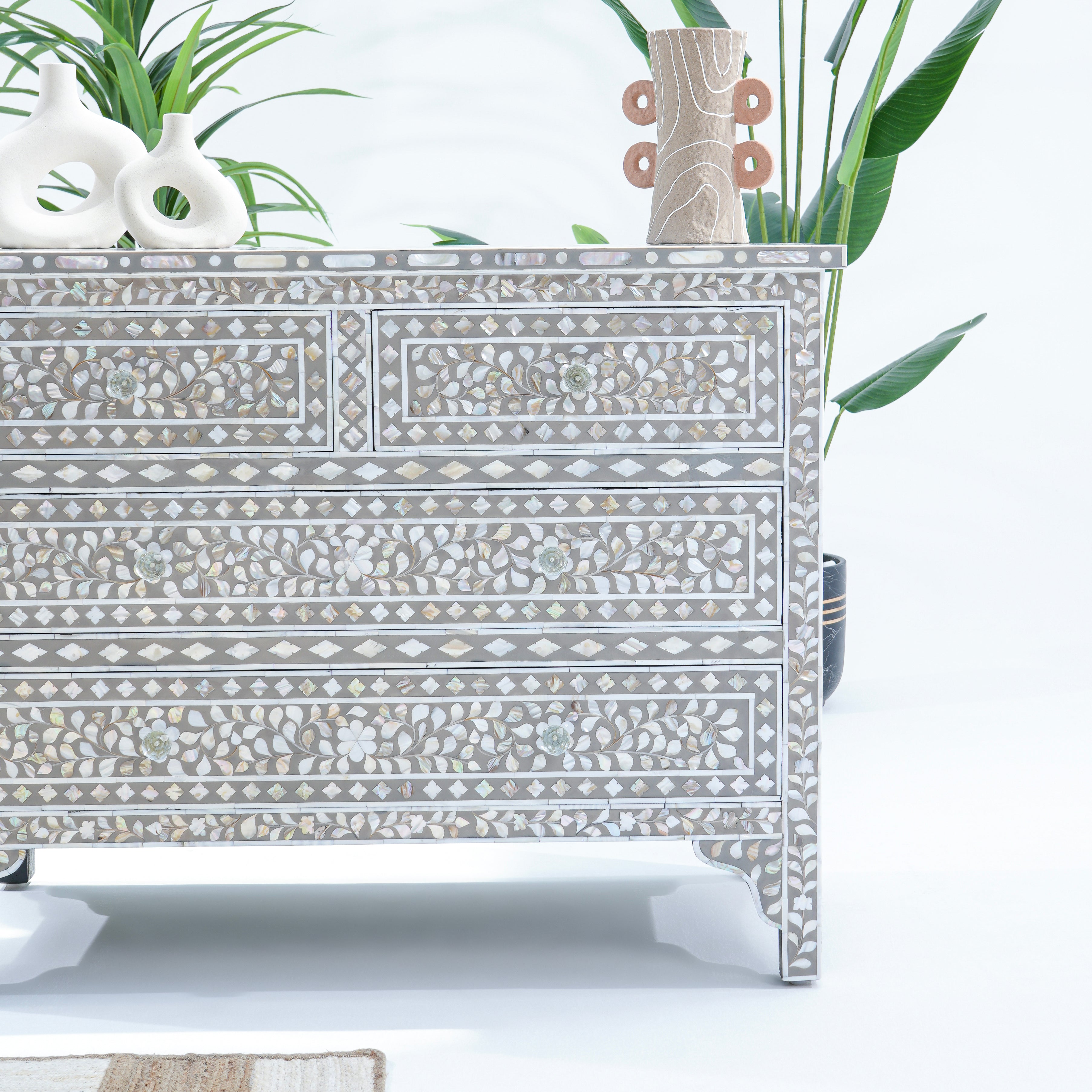 FOUR DRAWER GREY MOP DRAW CHEST