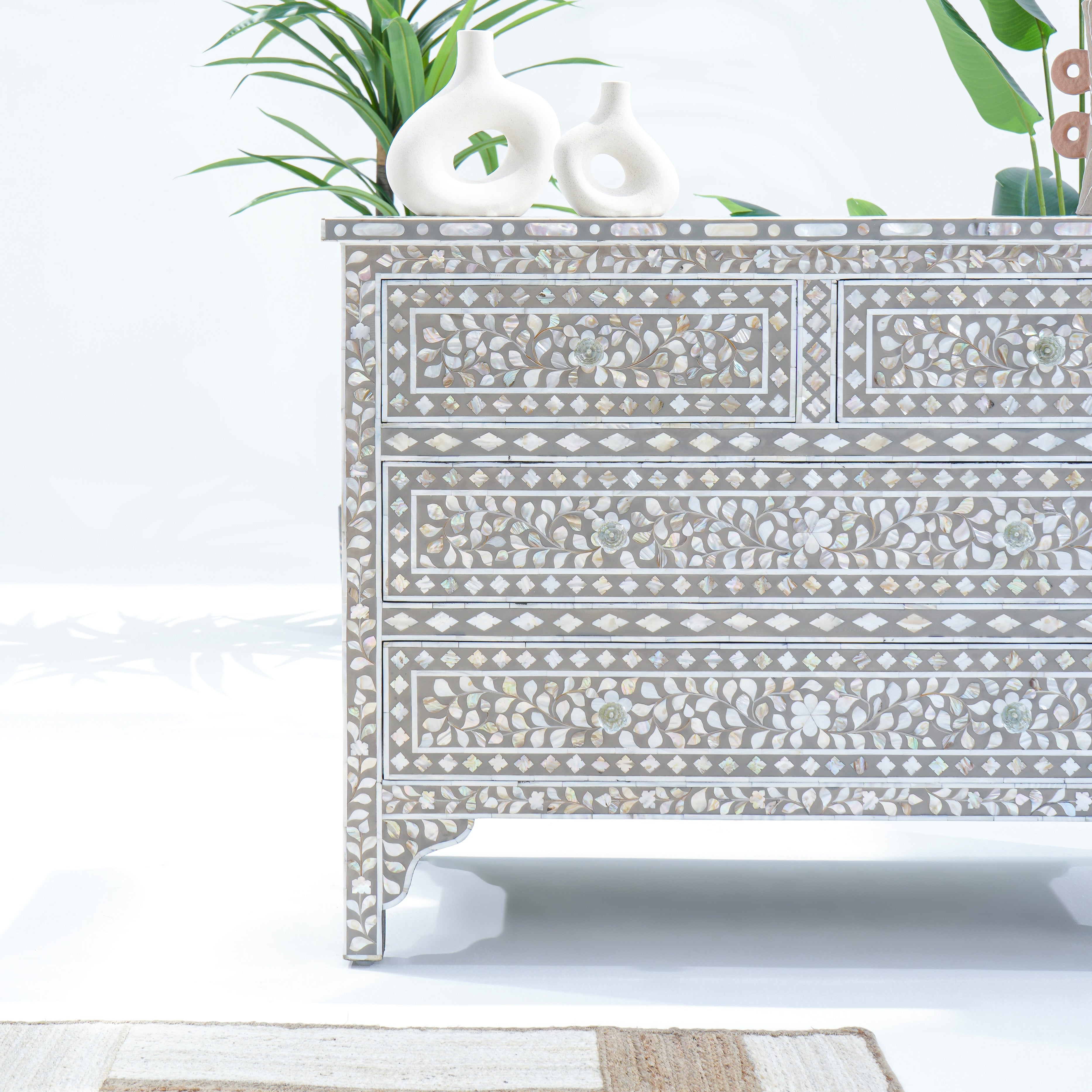 FOUR DRAWER GREY MOP DRAW CHEST