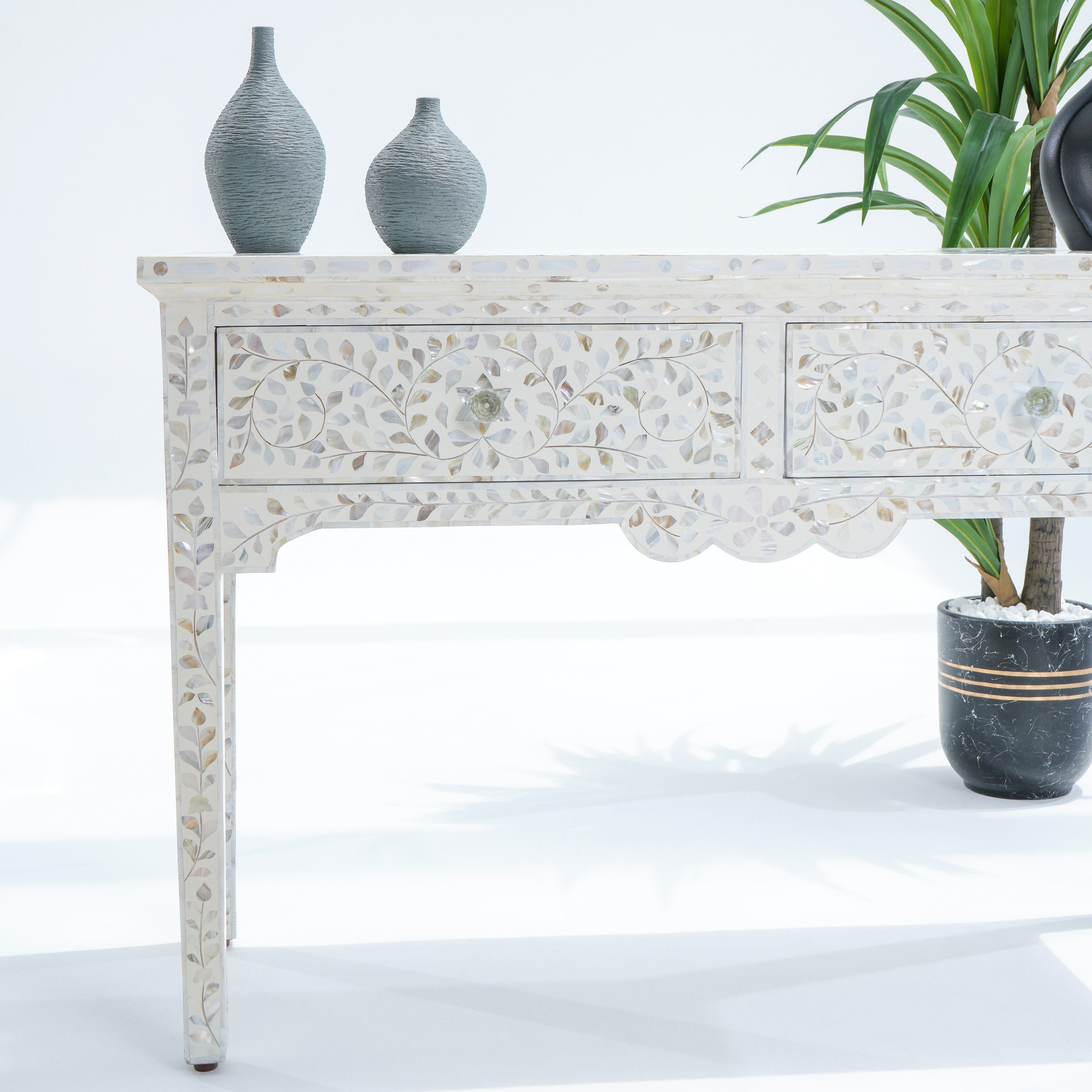 MOP TWO DRAWER WHITE CONSOLE