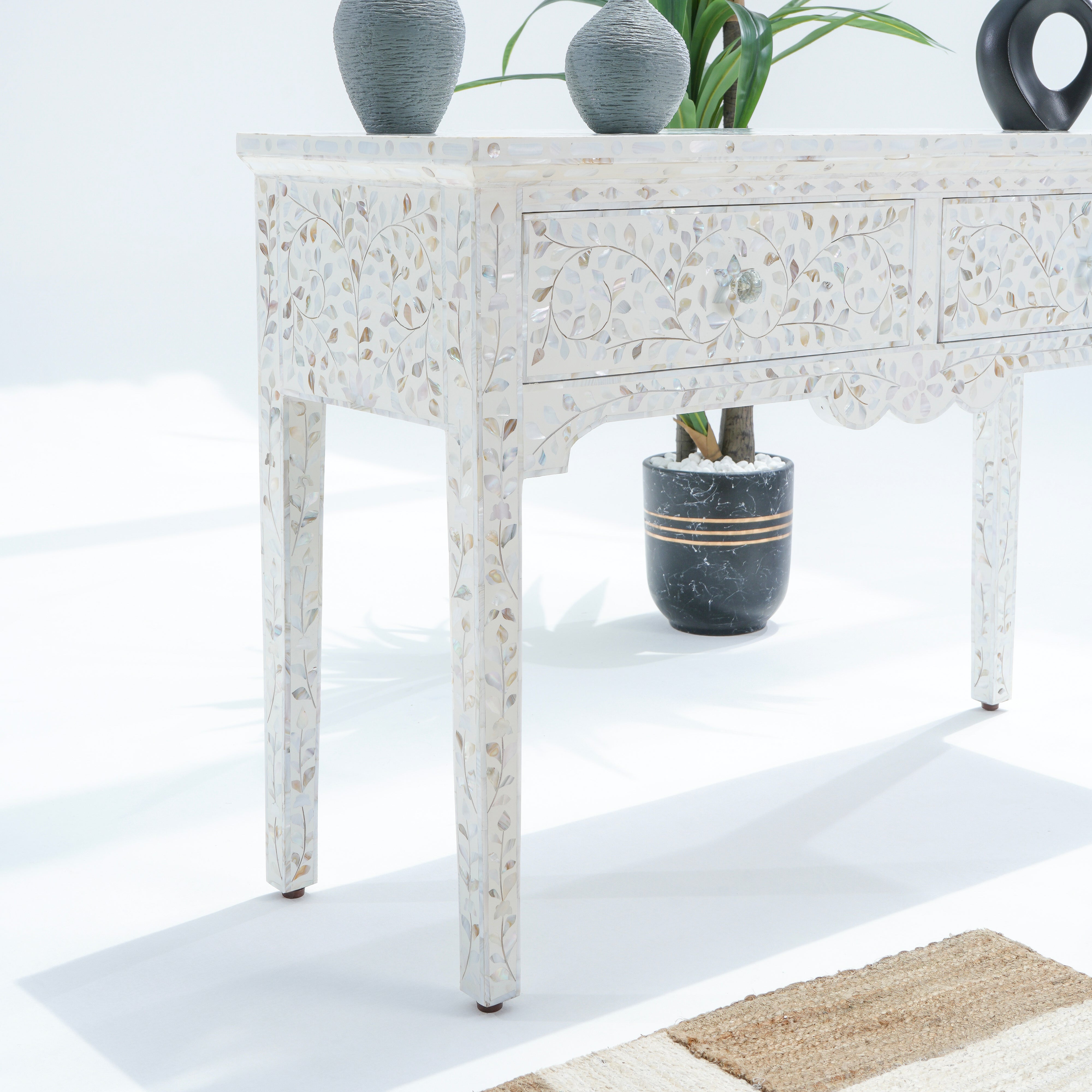 MOP TWO DRAWER WHITE CONSOLE