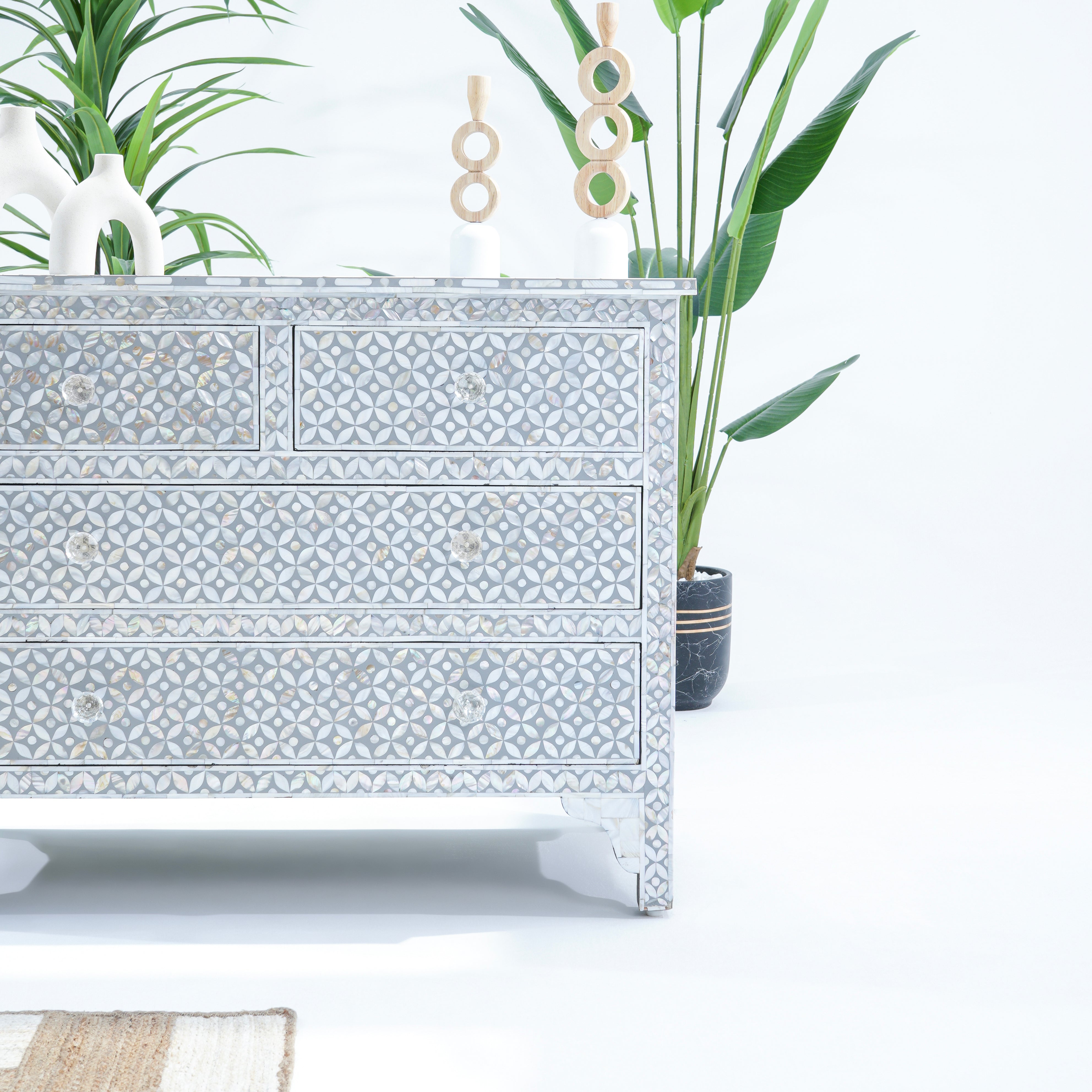 FOUR DRAWER GREY MOP DRAW CHEST