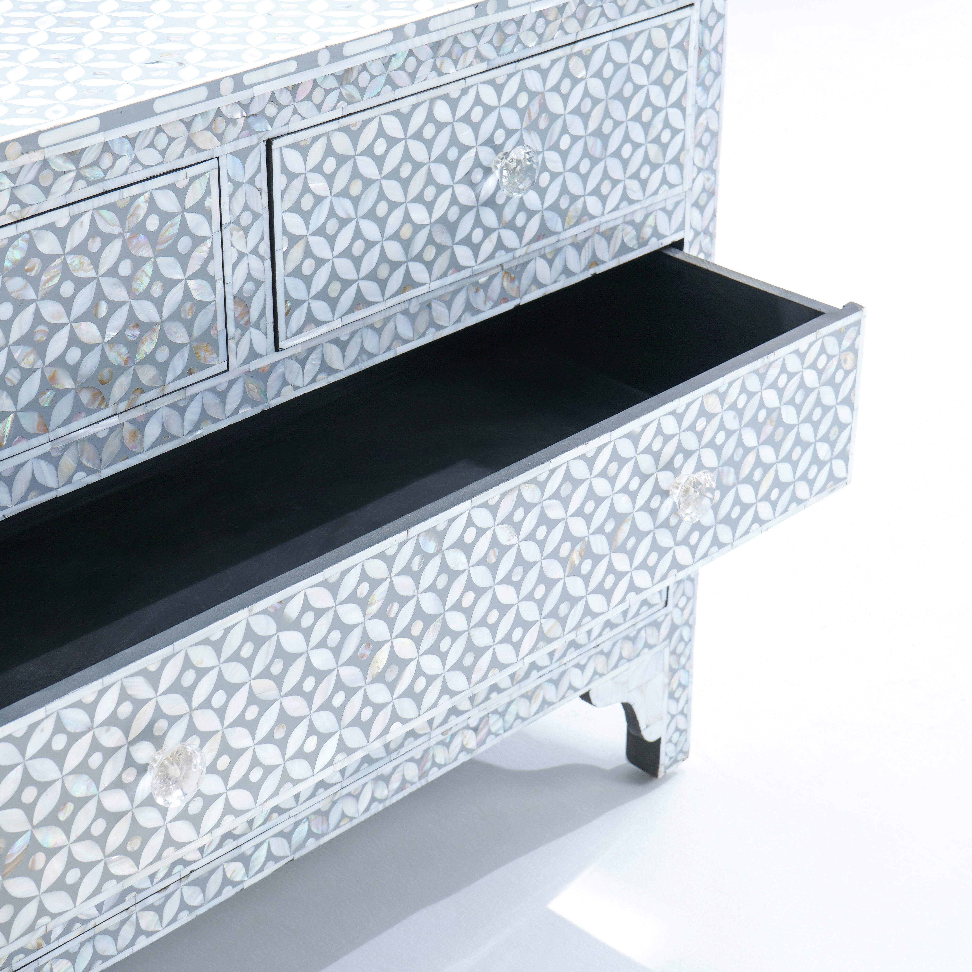 FOUR DRAWER GREY MOP DRAW CHEST