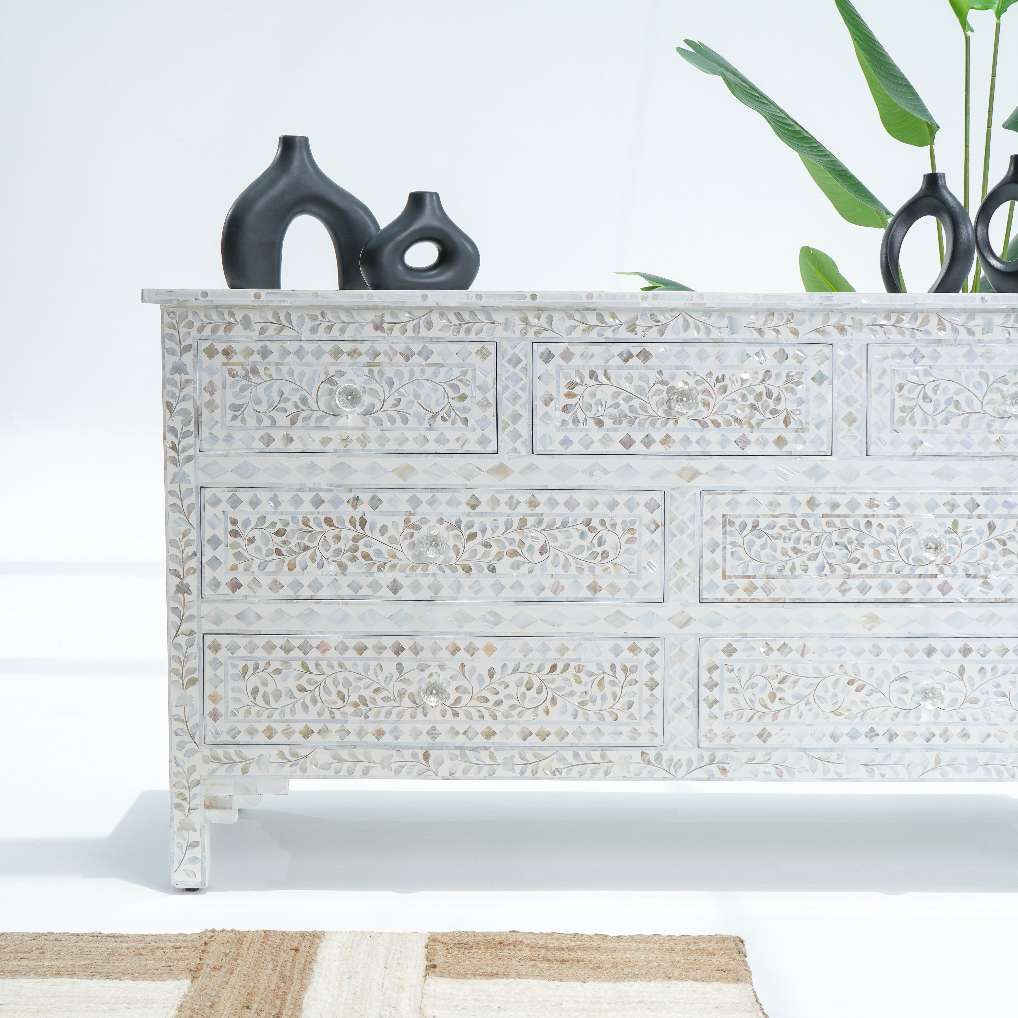 SEVEN DRAWER WHITE MOP DRAW-CHEST
