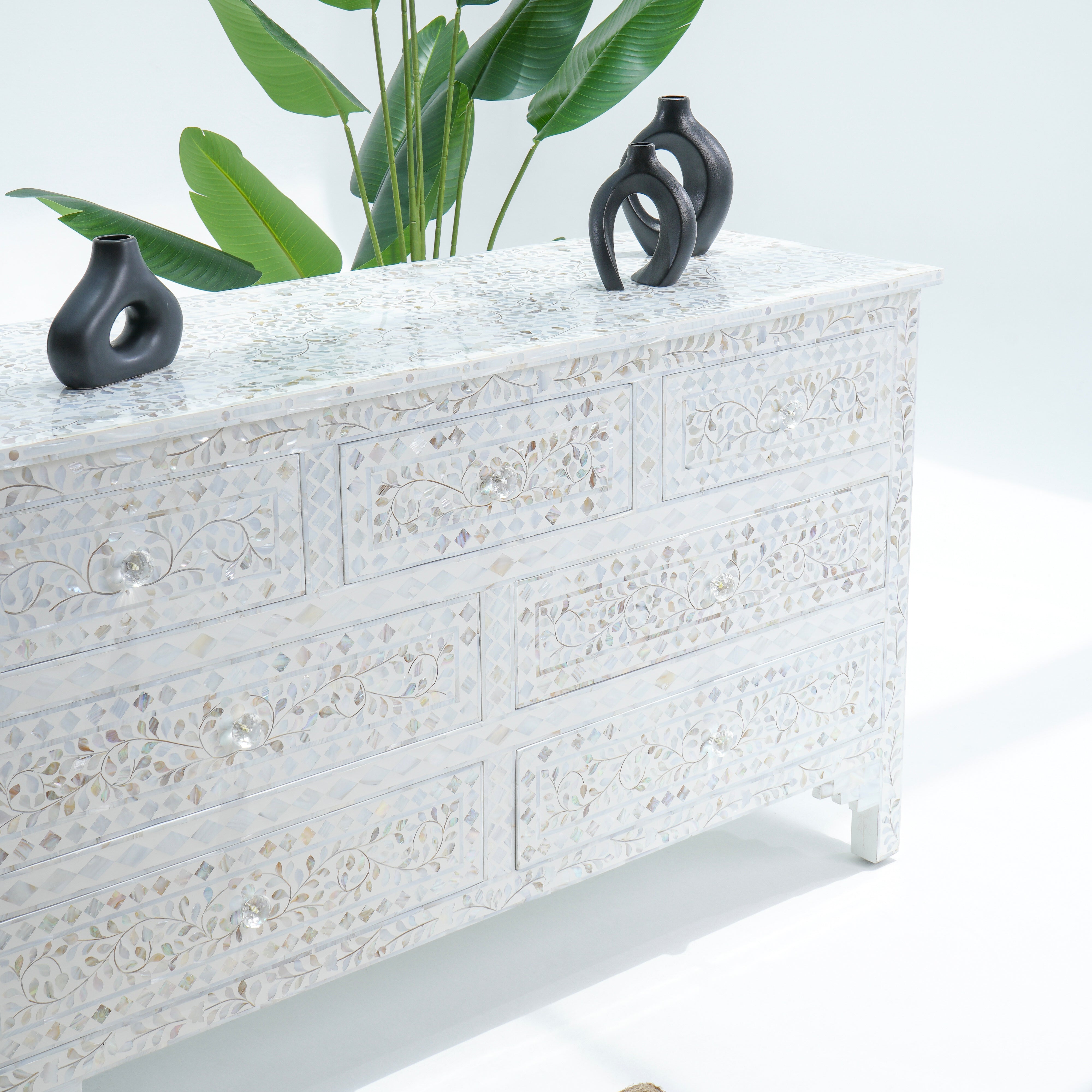 SEVEN DRAWER WHITE MOP DRAW-CHEST