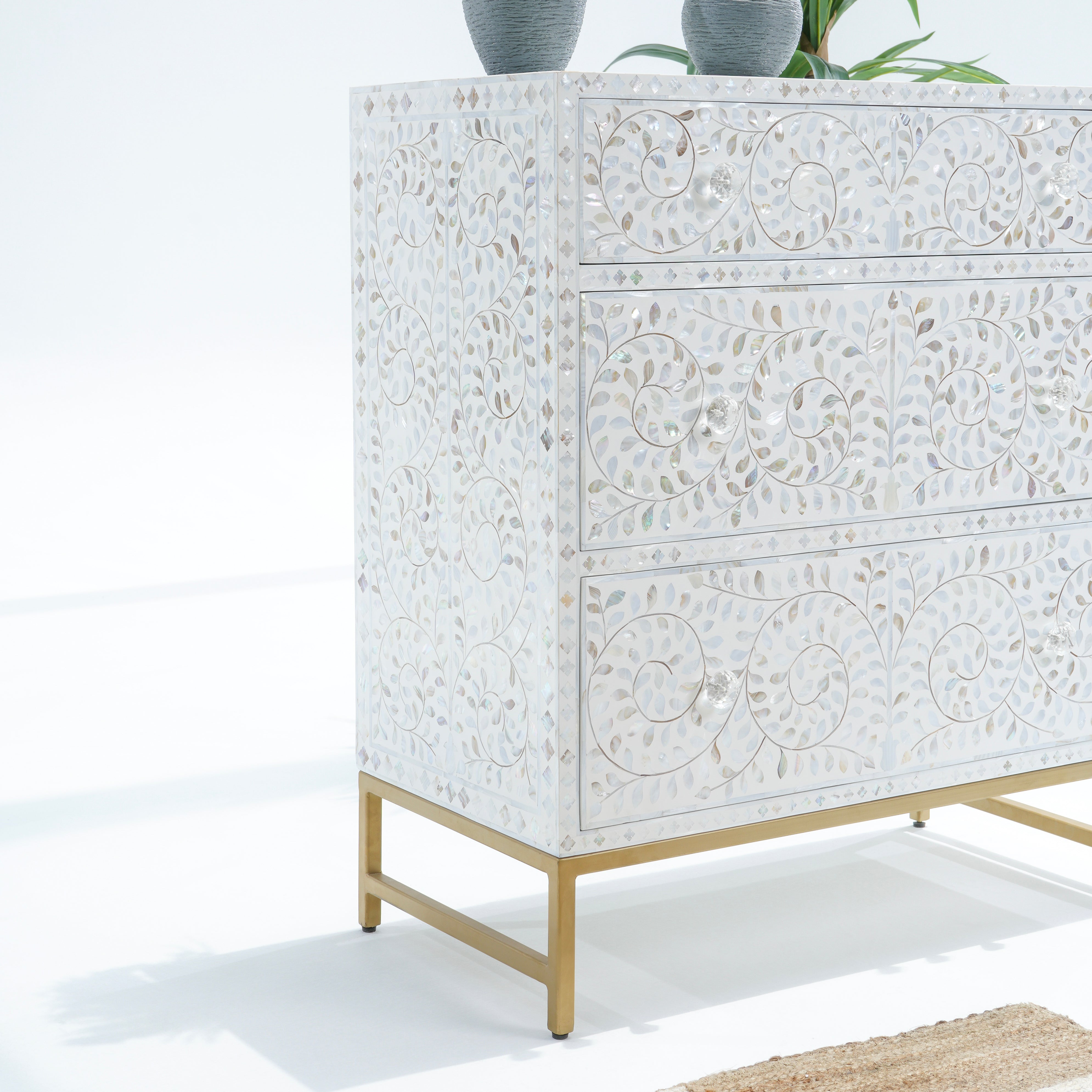 THREE DRAWER MOP DRAW CHEST
