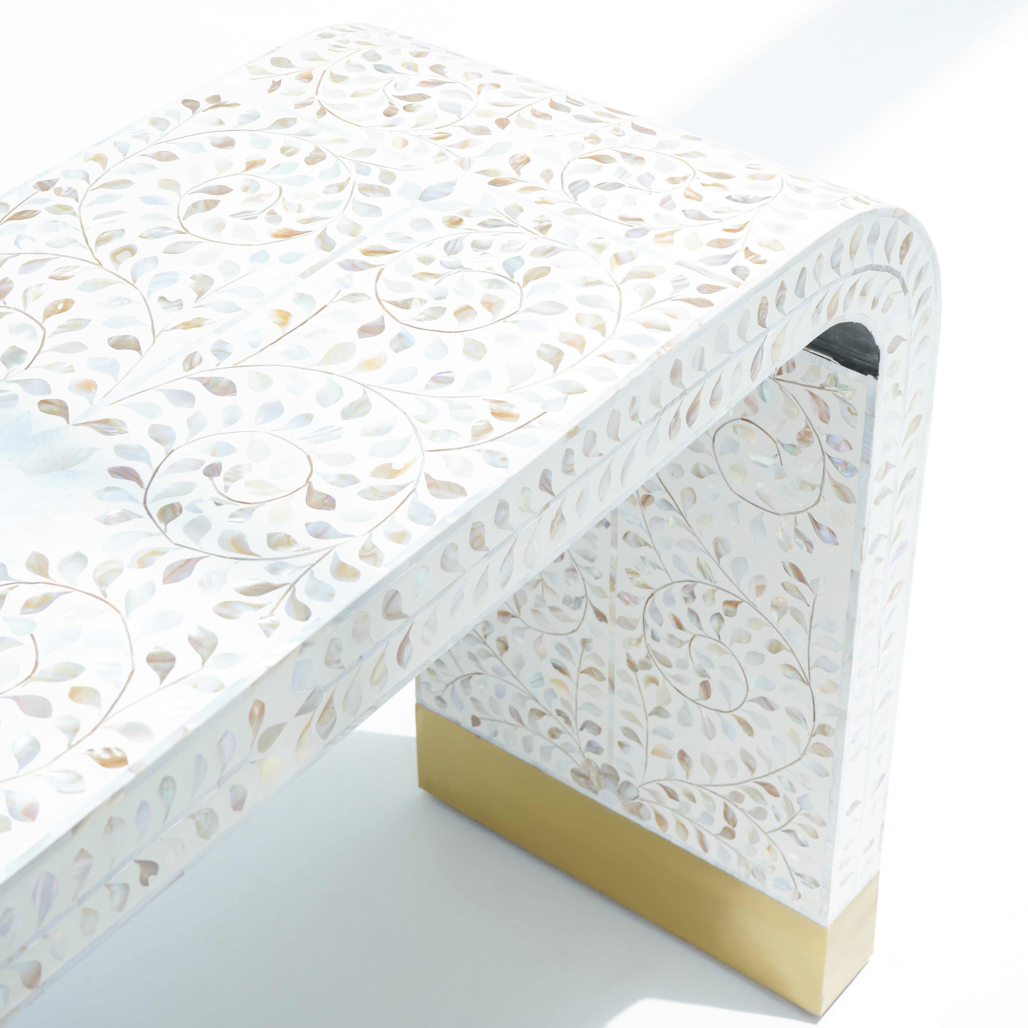 MOP U SHAPE WHITE CONSOLE