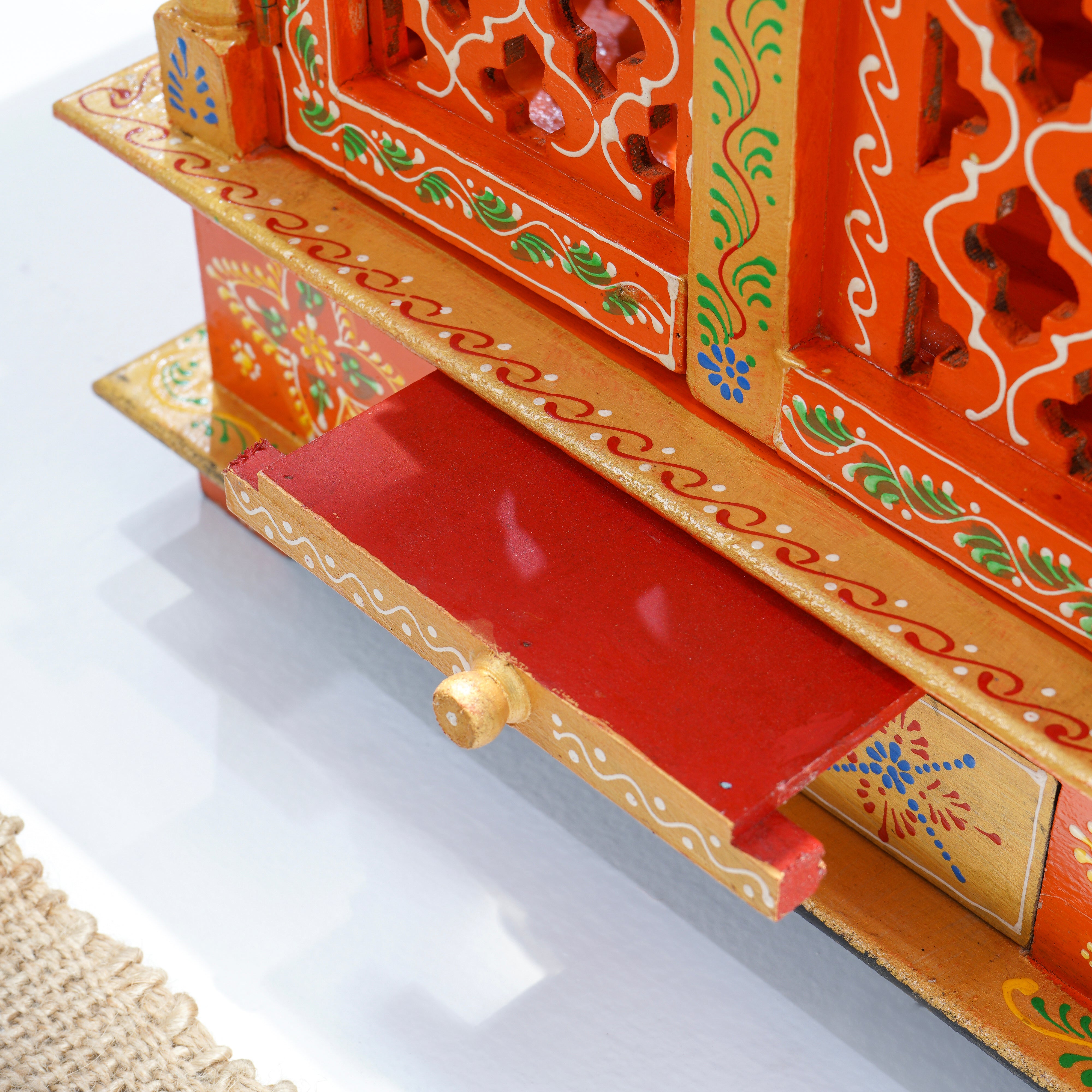 WDN PAINTING ONE DRAWER TEMPLE