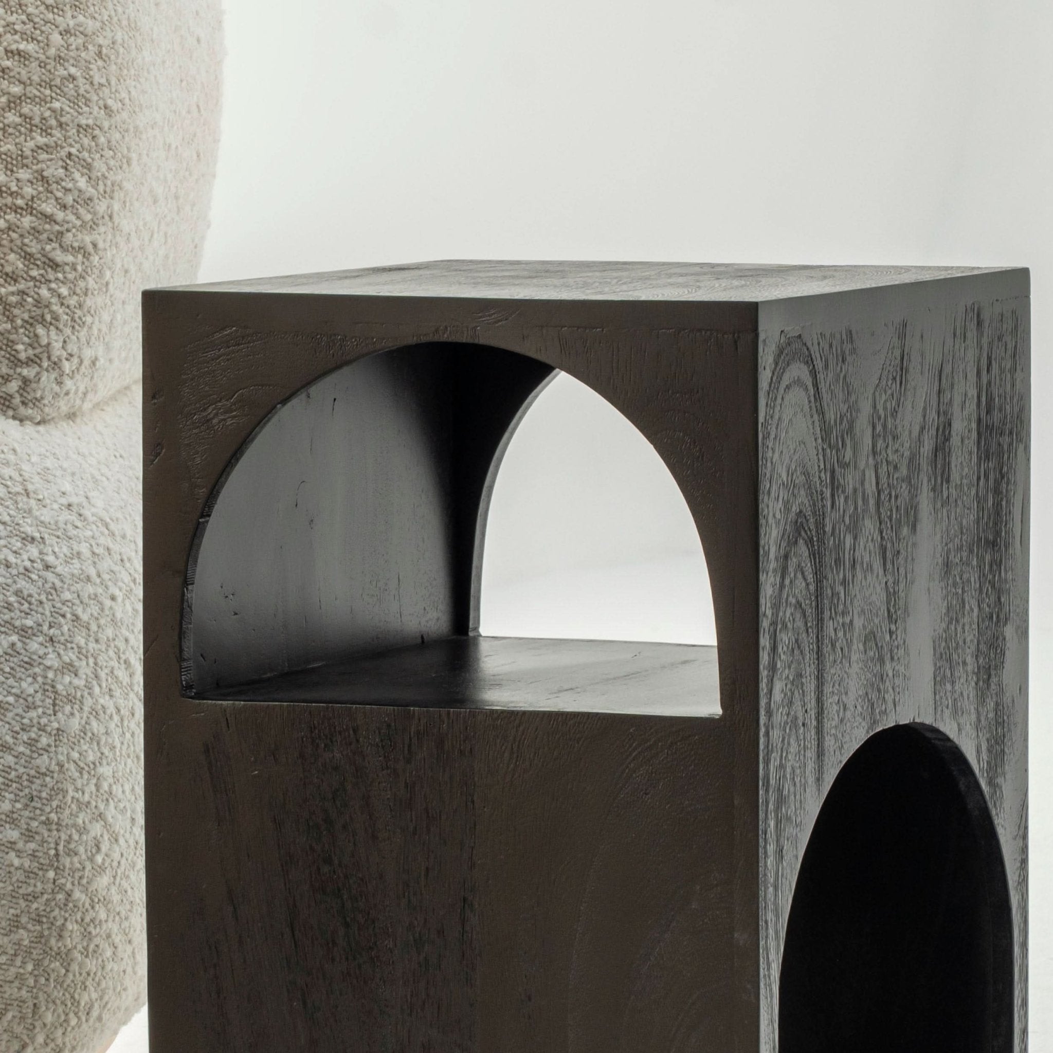 ARCH BLACK SIDE TABLE - Art and craft furniture