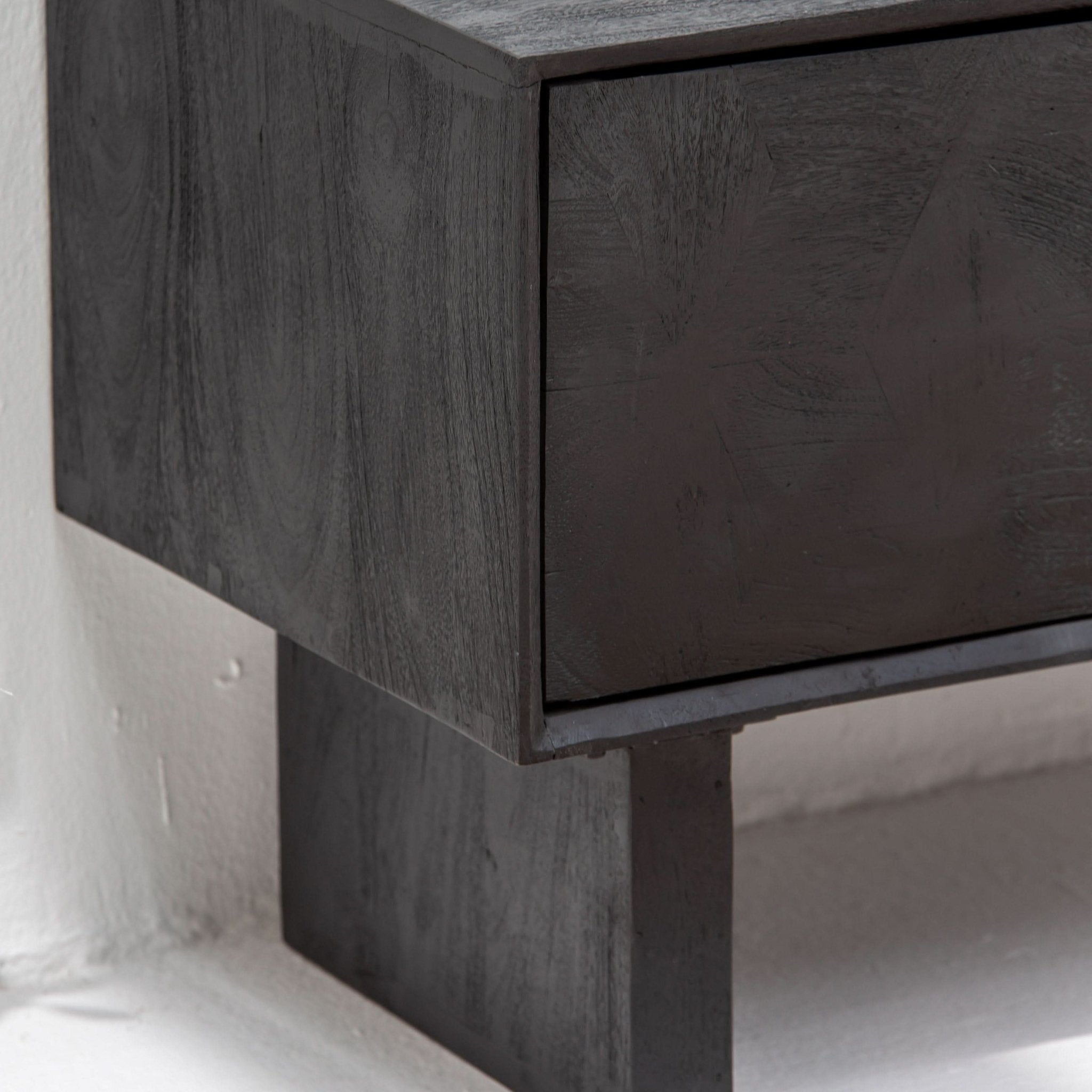 BARMER WOODEN TV STAND - Art and craft furniture
