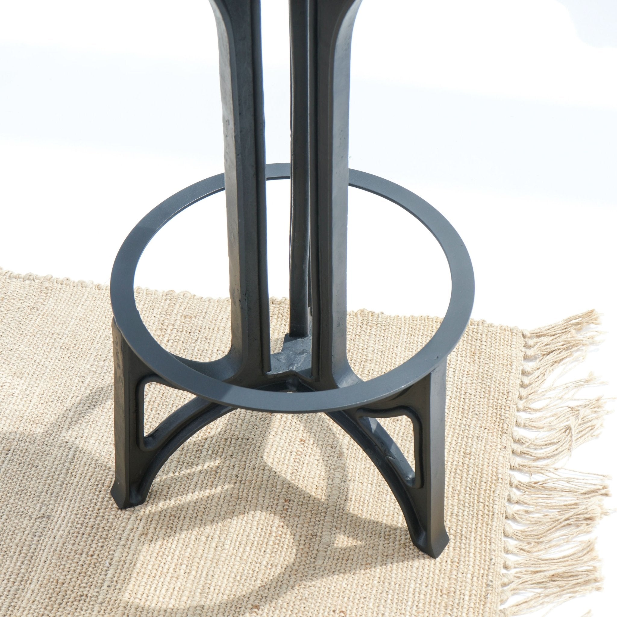 BLACK METAL WOODEN TOP BAR STOOL - Art and craft furniture