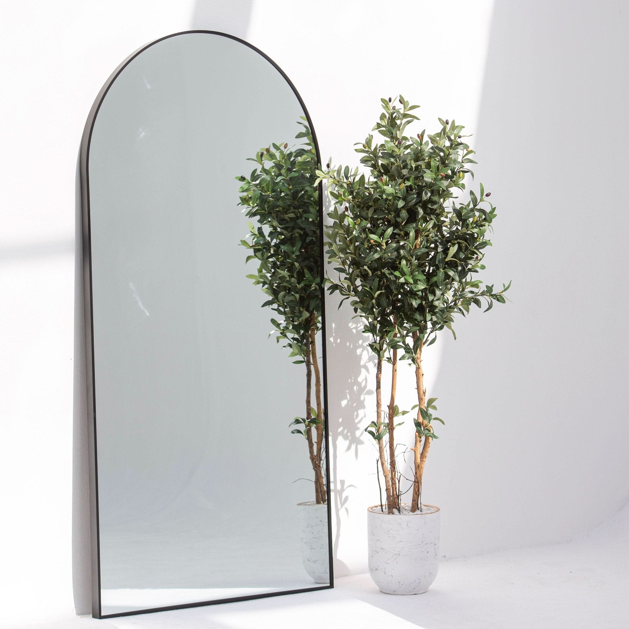 BYRON BLACK METAL ROUND TOP MIRROR FRAME - Art and craft furniture