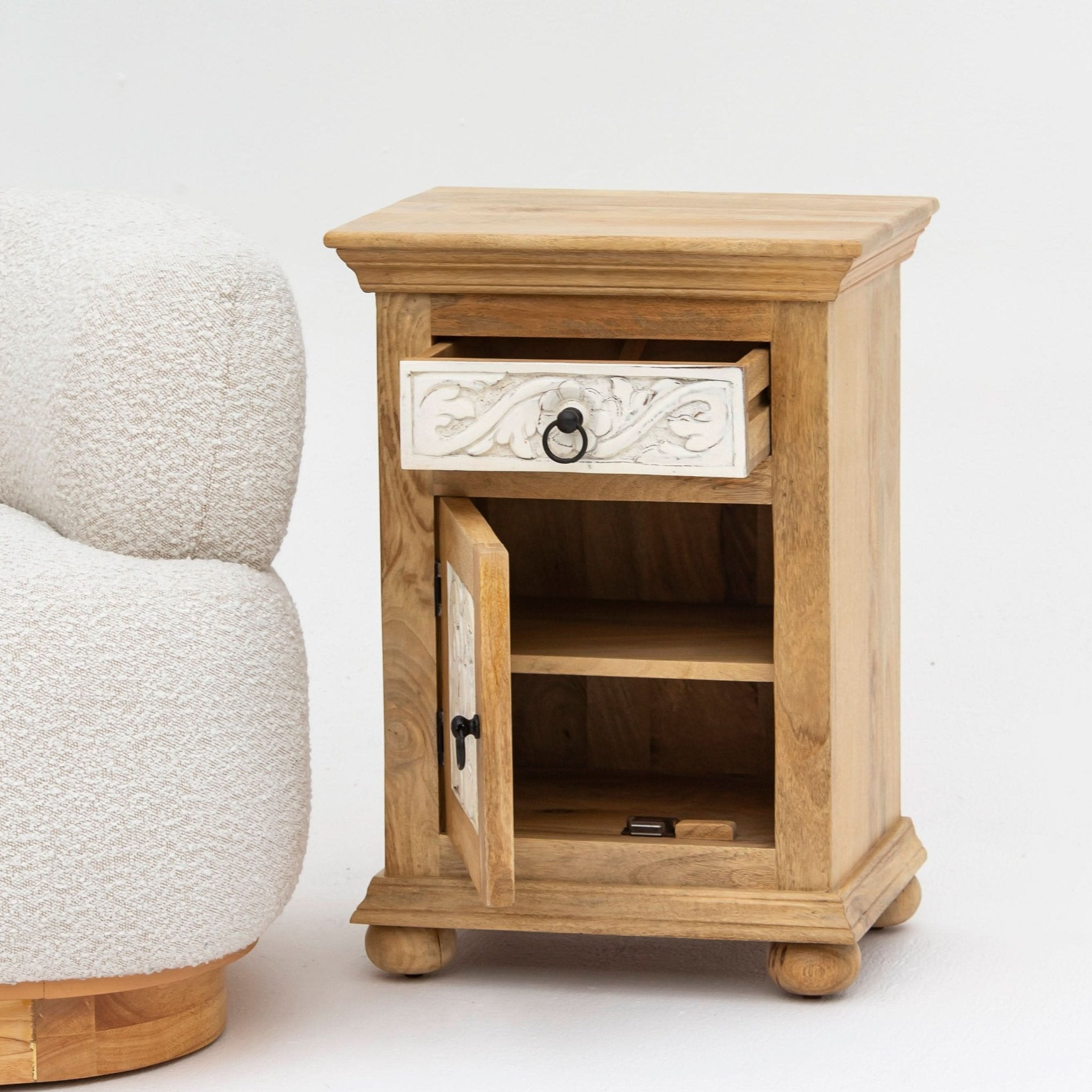 CARVING BEDSIDE TABLE - Art and craft furniture