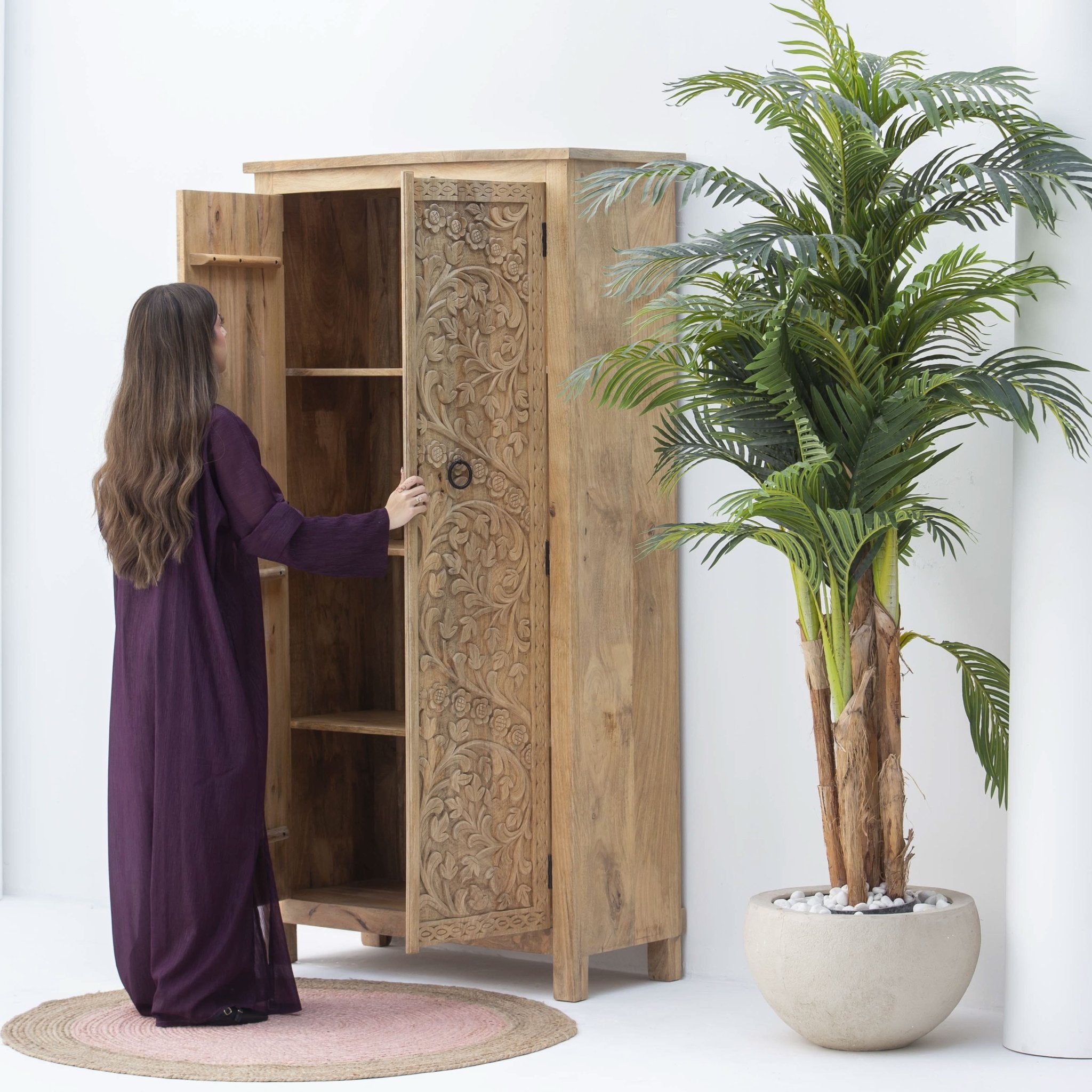 CARVING WOODEN CABINET - Art and craft furniture