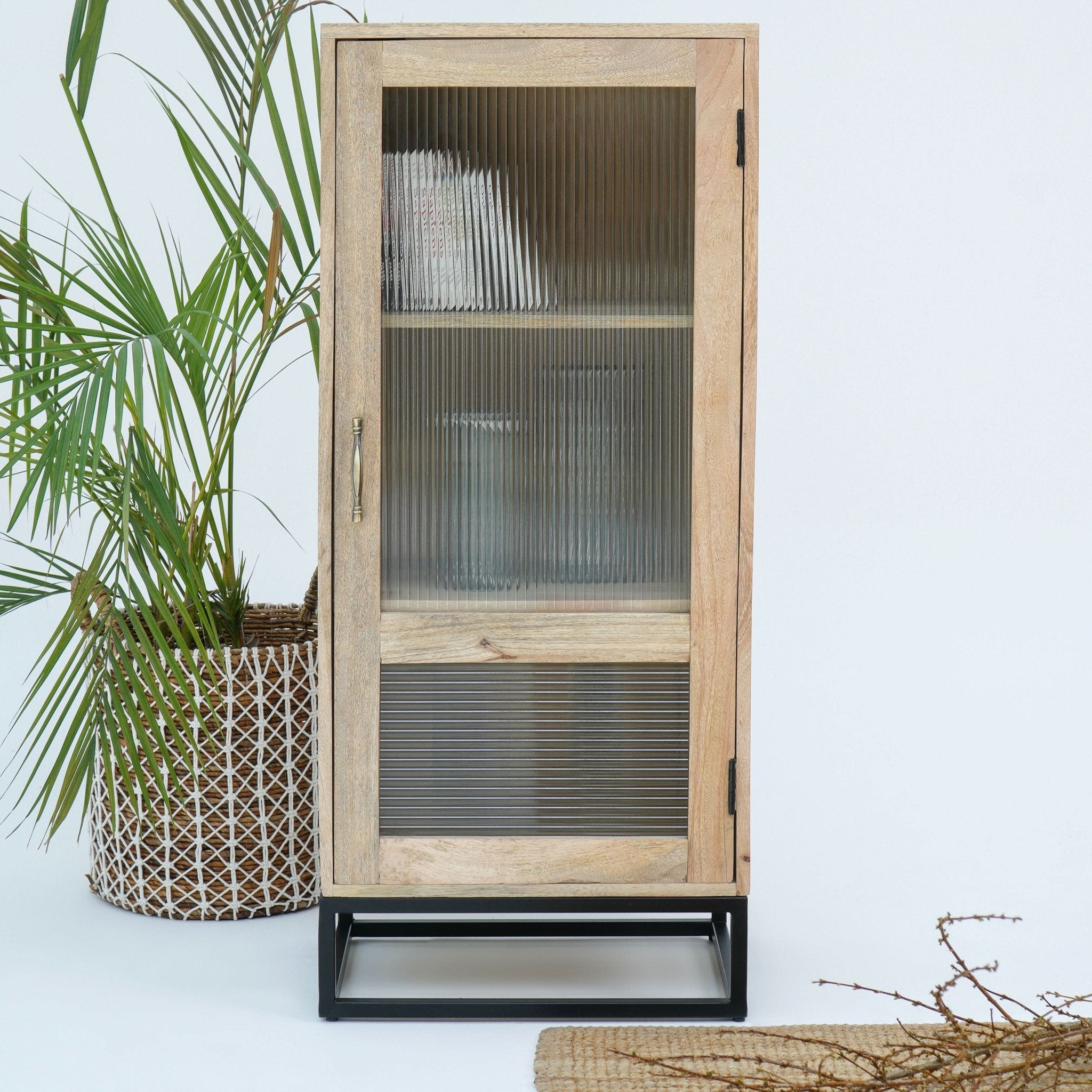 CLASSIC ONE GLASS DOOR CABINET - Art and craft furniture
