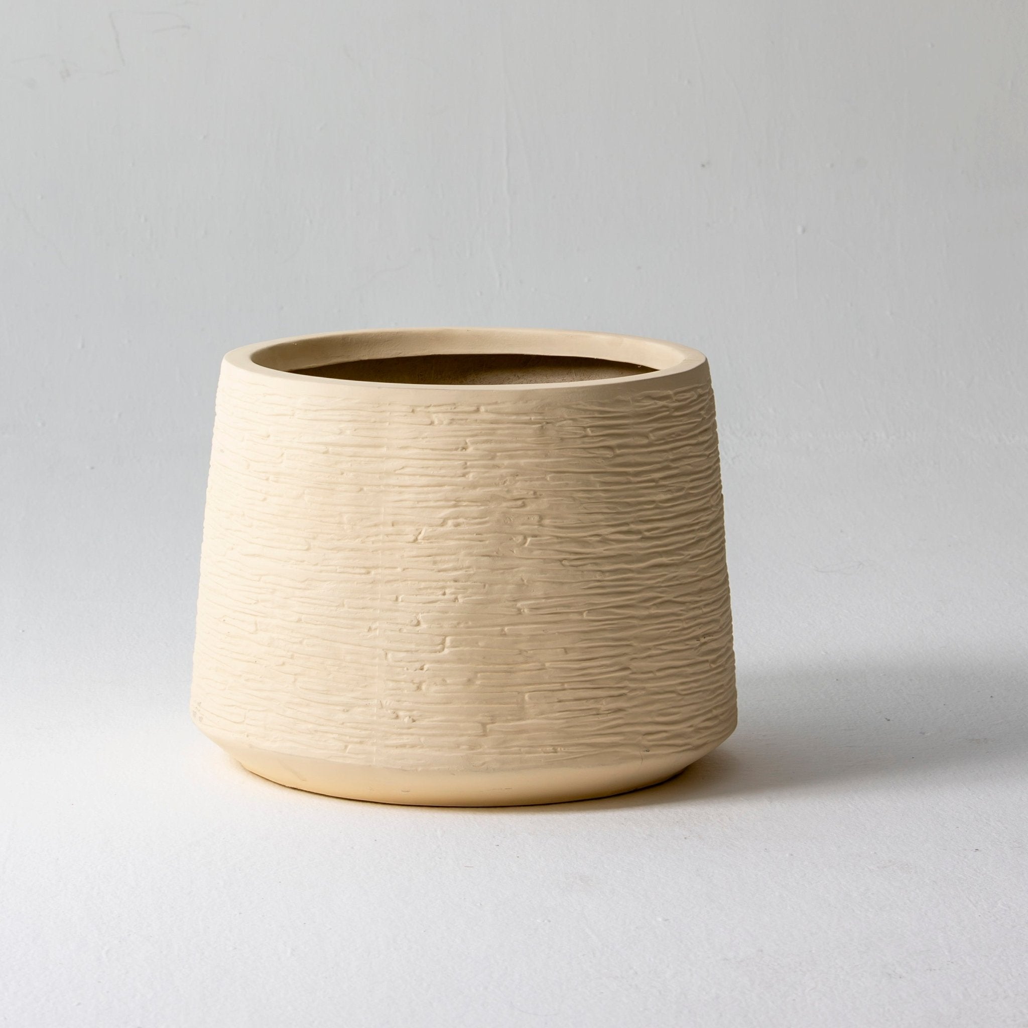 CLAYCRAFT WHITE PLANTER - Art and craft furniture