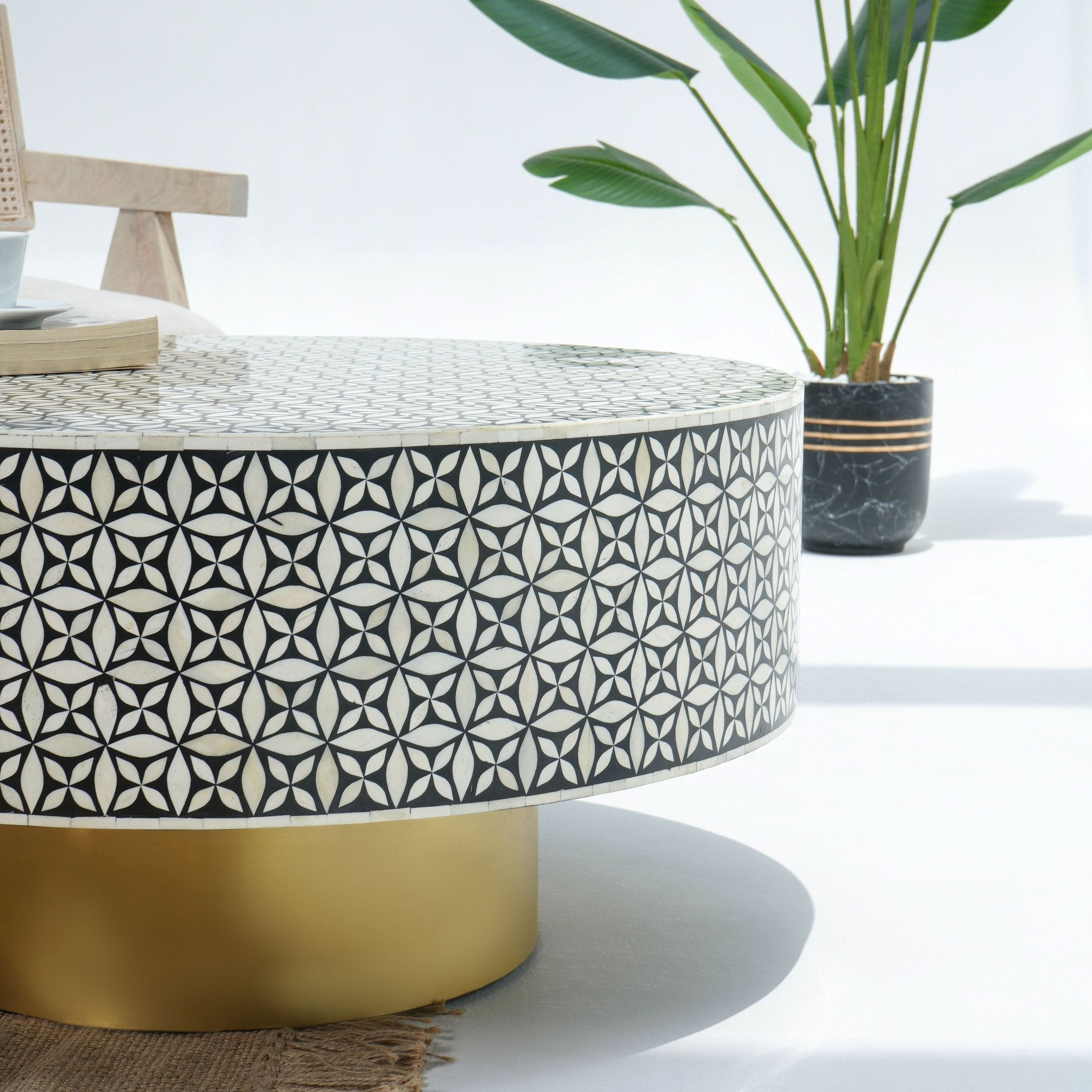 CRYSTAL BLACK INLAY BLACK ROUND COFFEE TABLE - Art and craft furniture
