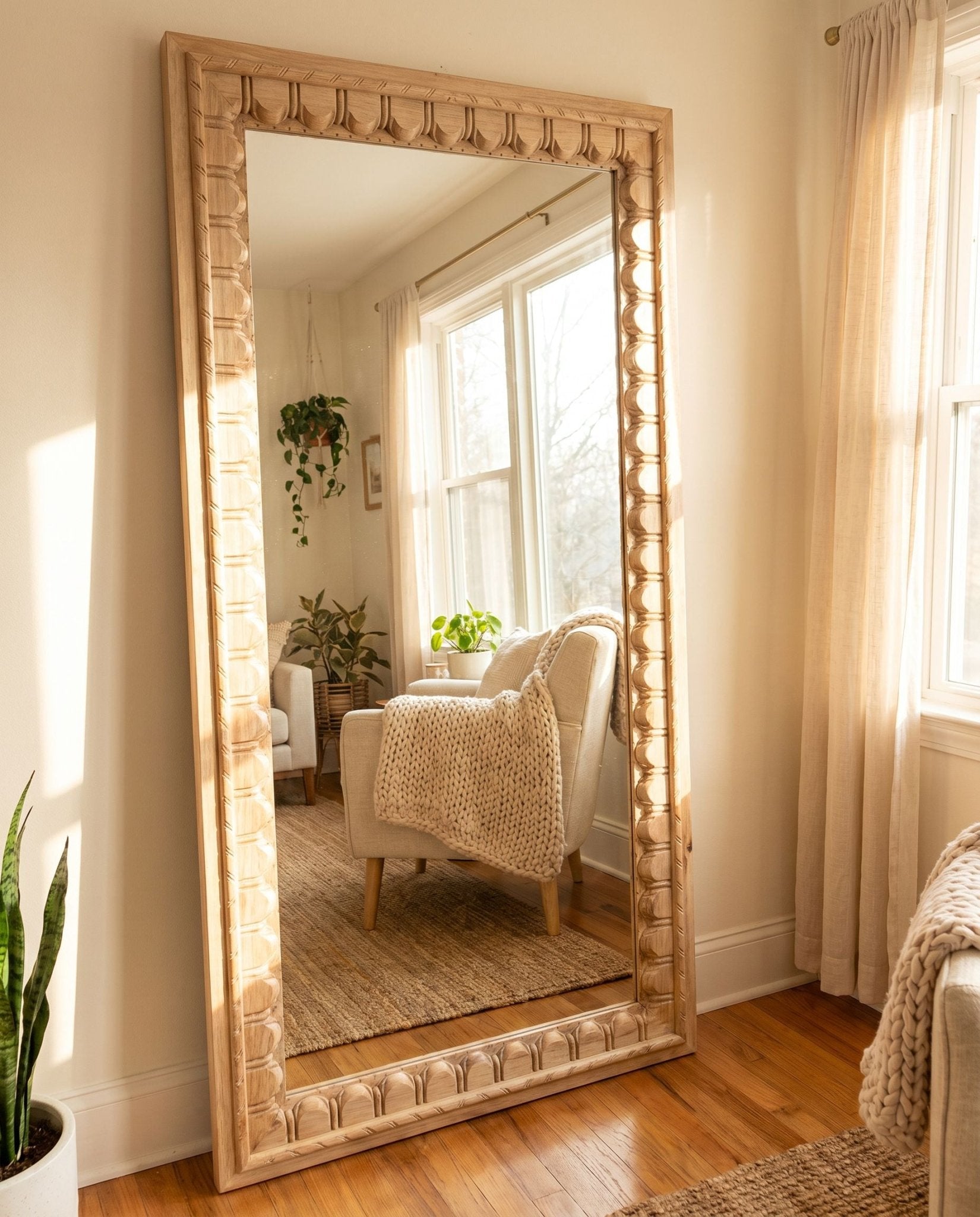 CURVELINE CARVING MIRROR FRAME - Art and craft furniture
