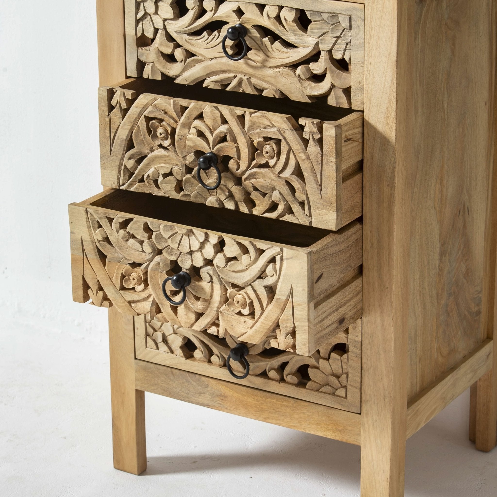 DABORA CARVING WOODEN BOOKSHELF - Art and craft furniture