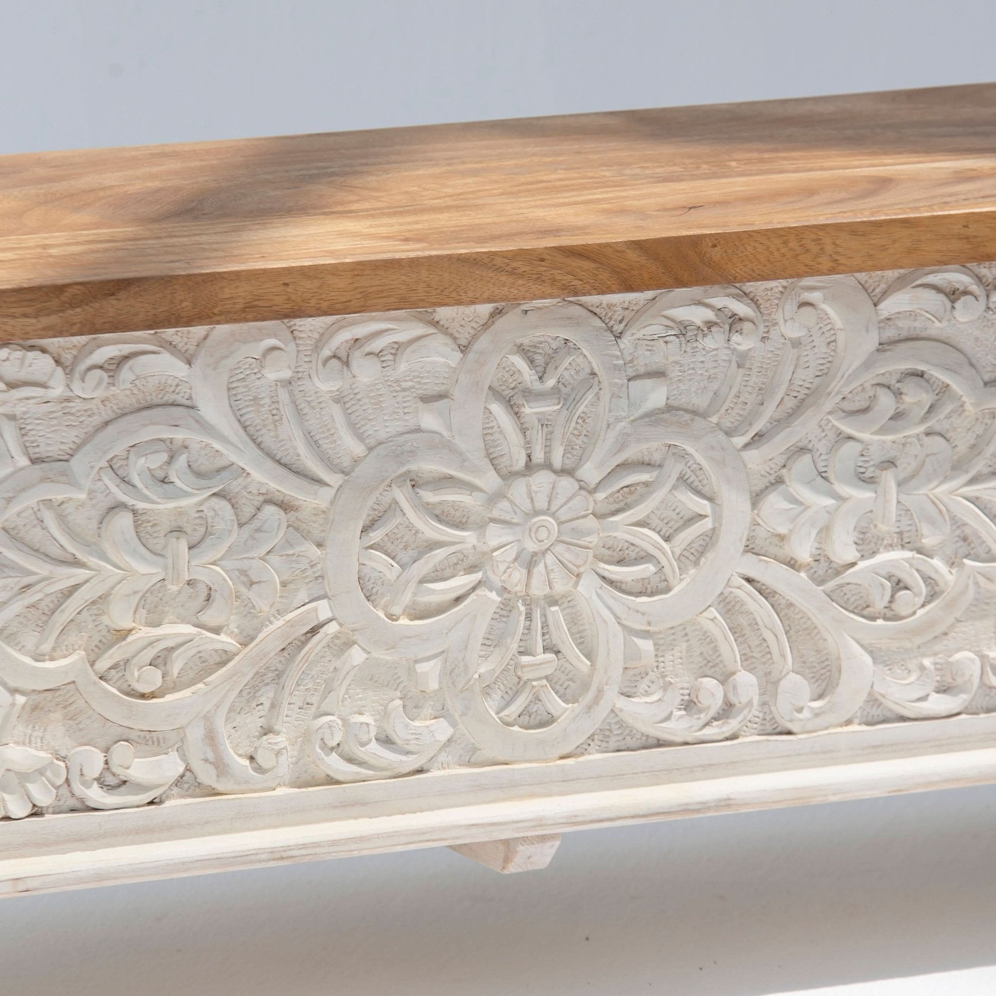 DABORA HANDCARVED WOODEN BOX - Art and craft furniture